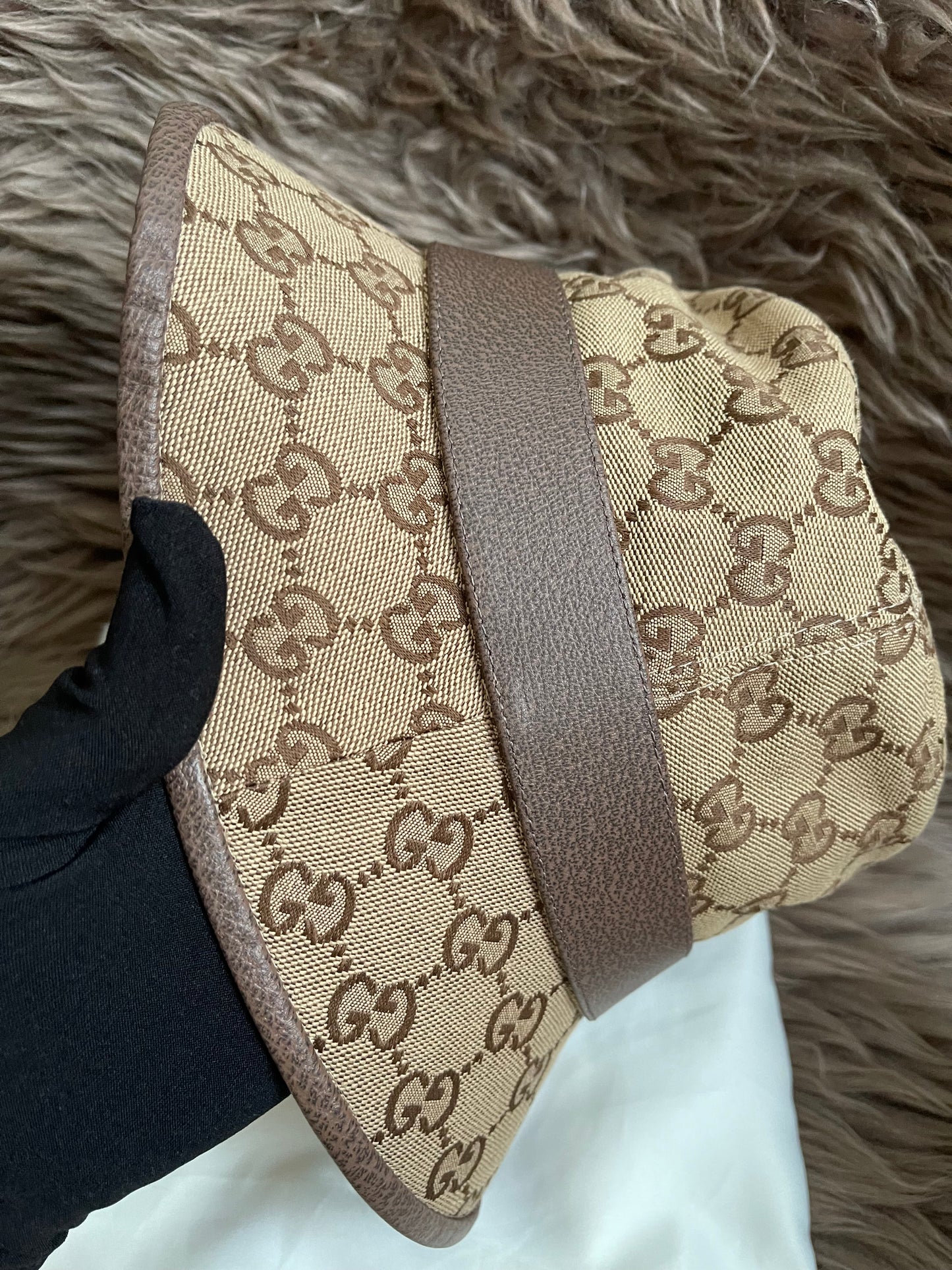 UNUSED GUCCI GG CANVAS BUCKET HAT