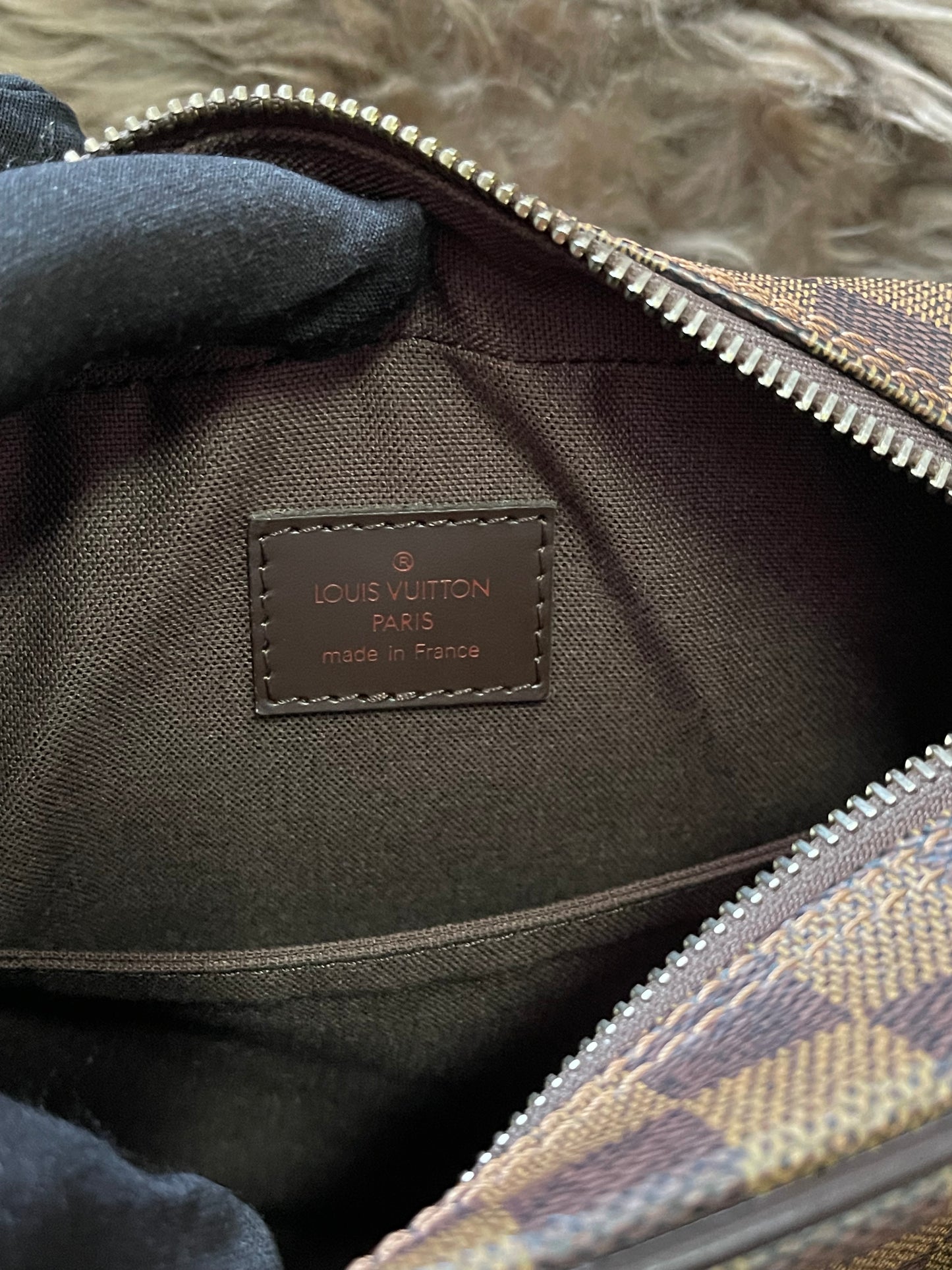 BIG DROP!! Preloved Louis Vuitton 2004 Olav PM shoulder bag