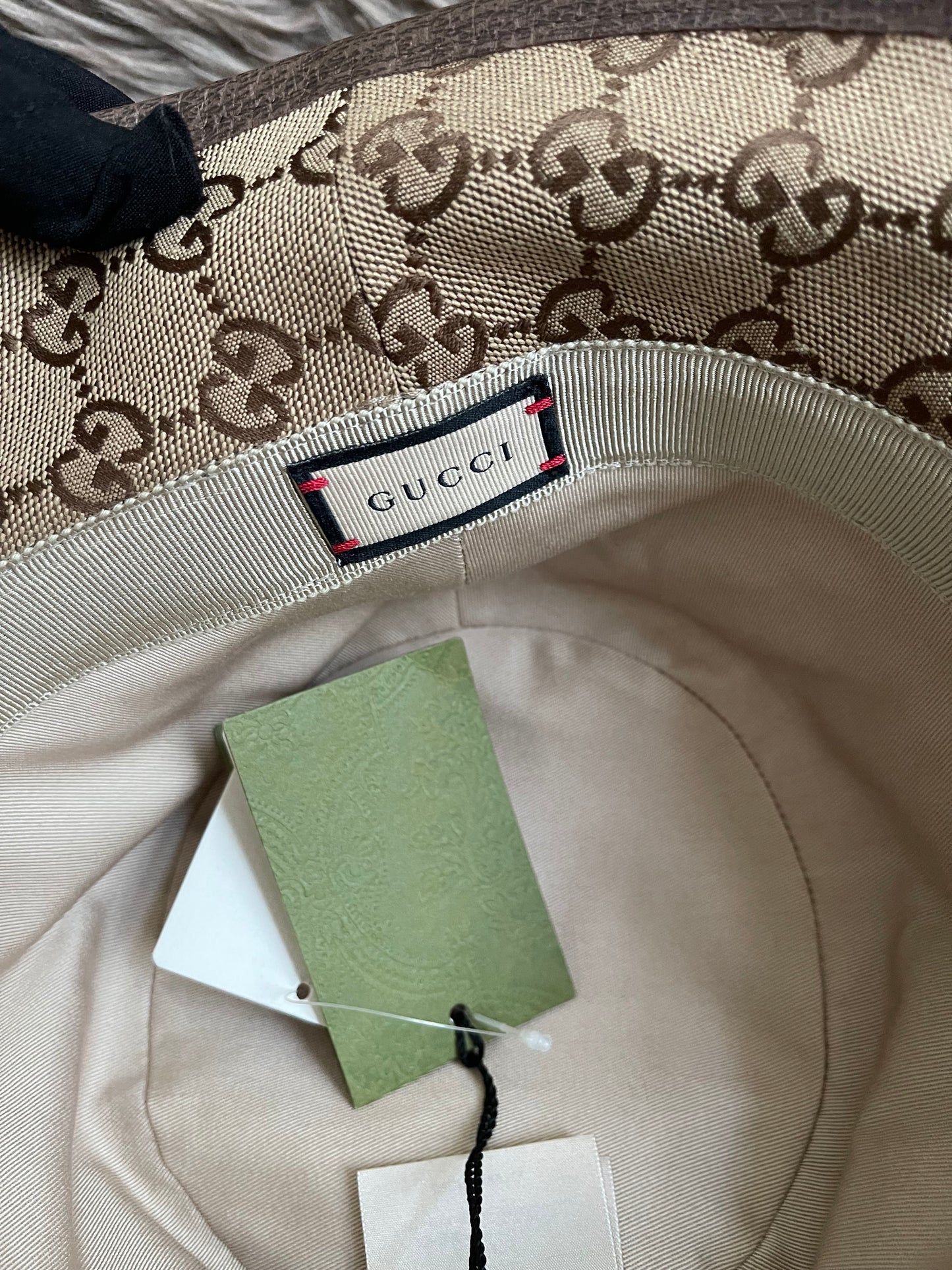 UNUSED GUCCI GG CANVAS BUCKET HAT