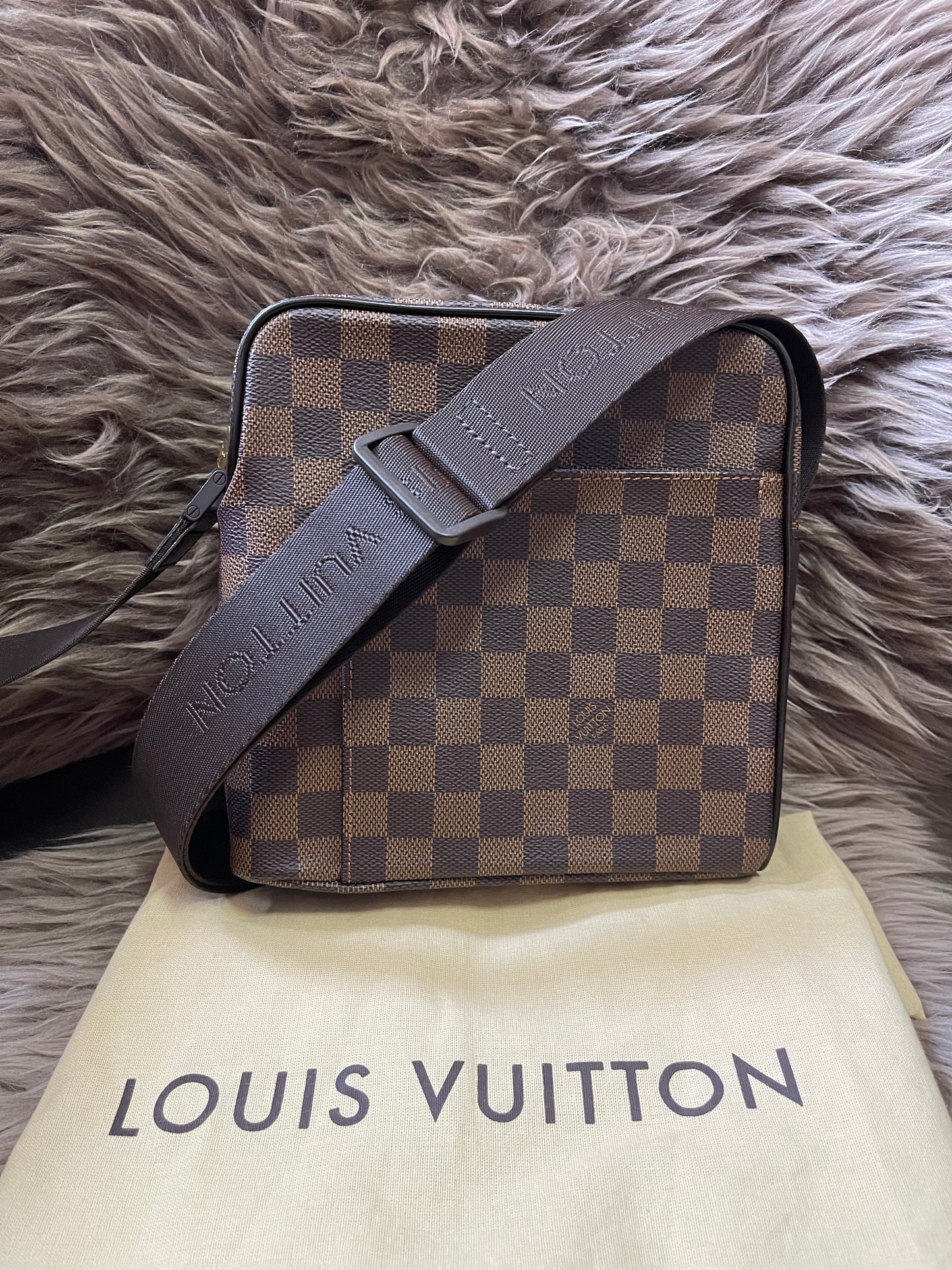 BIG DROP!! Preloved Louis Vuitton 2004 Olav PM shoulder bag