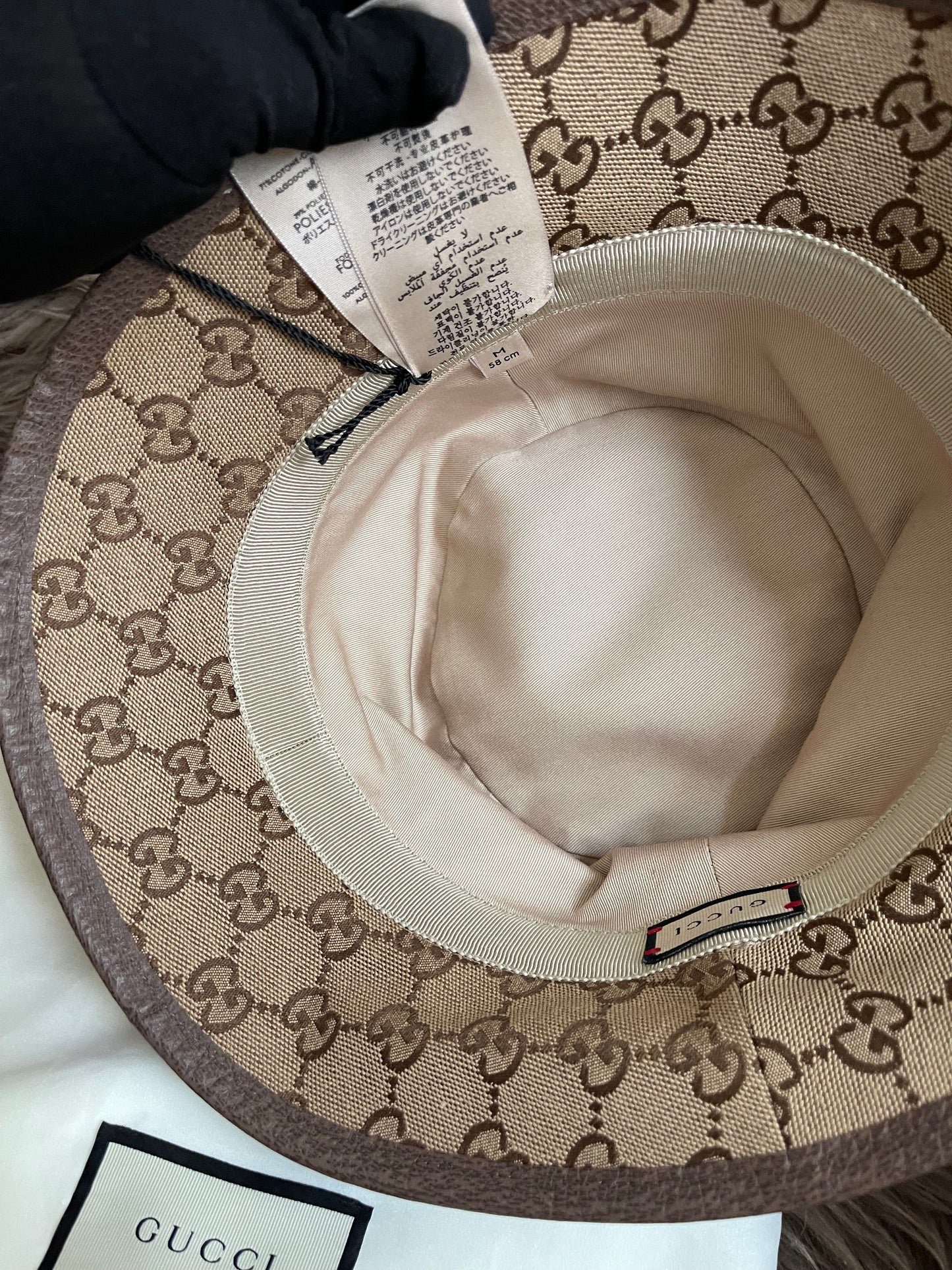UNUSED GUCCI GG CANVAS BUCKET HAT