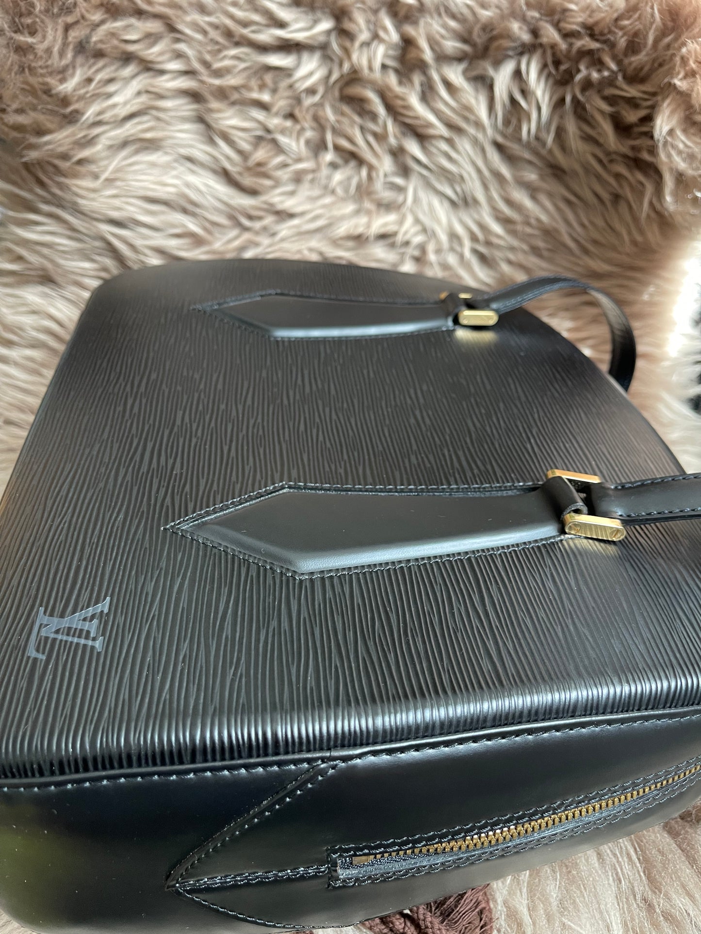 Preloved LOUIS VUITTON Voltaire Epi Leather Shoulder Bag