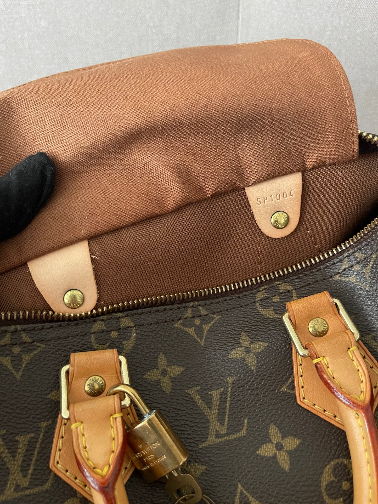 Preloved Authentic Louis Vuitton Speedy 25
