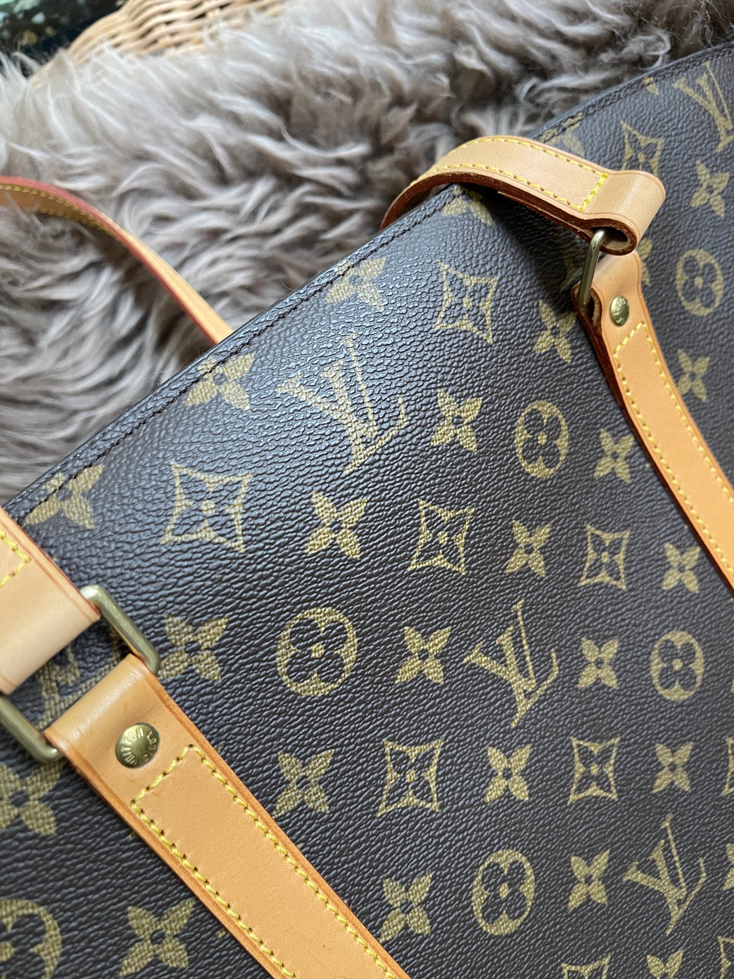 🔥 Big Drop Alert + Extra Discount! 🔥 Preloved Louis Vuitton 2006 Babylone tote bag