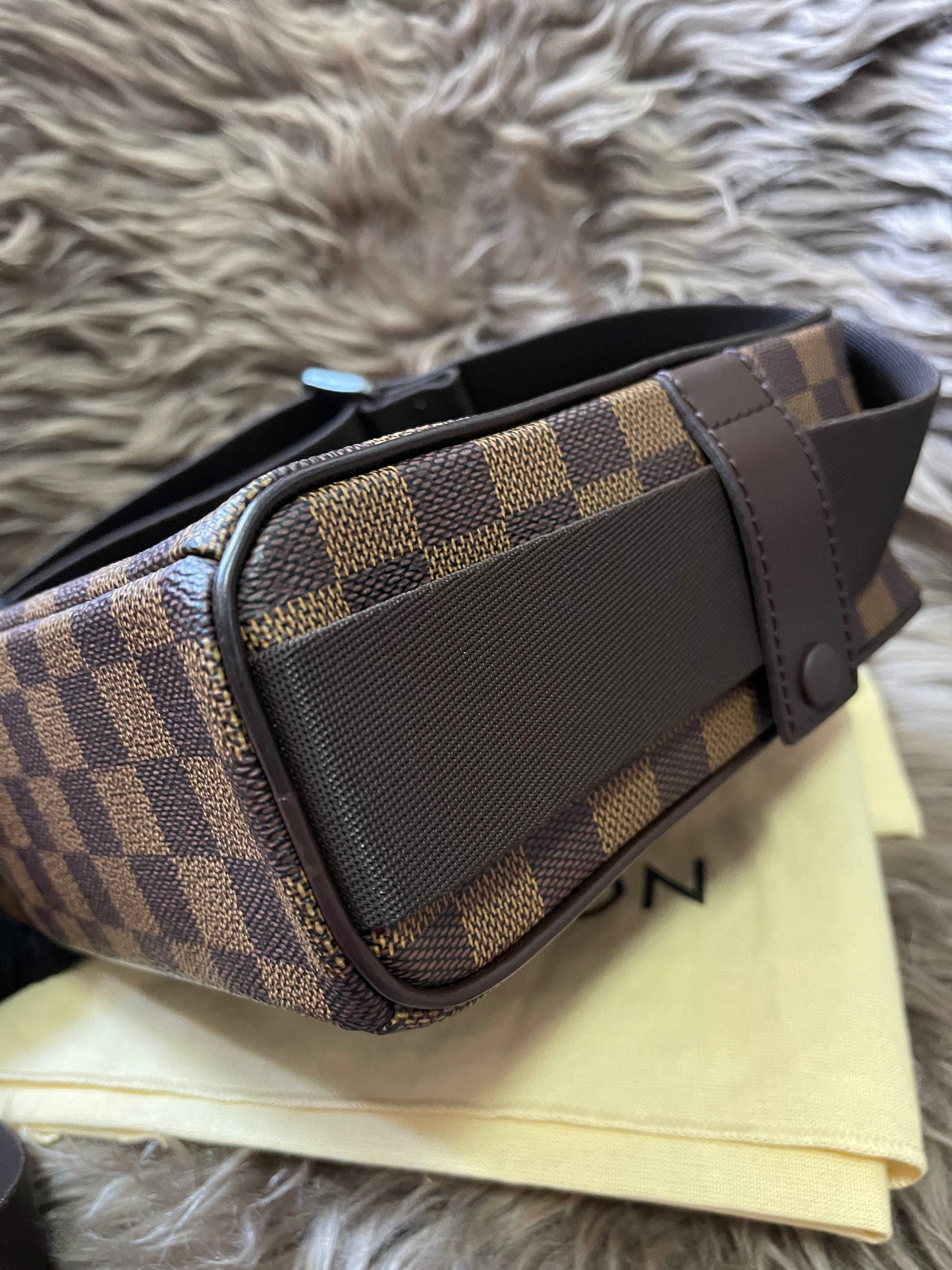 BIG DROP!! Preloved Louis Vuitton 2004 Olav PM shoulder bag