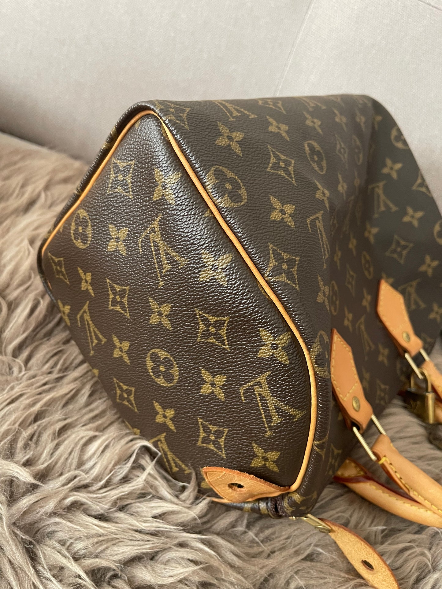 Preloved Authentic Louis Vuitton Speedy 25