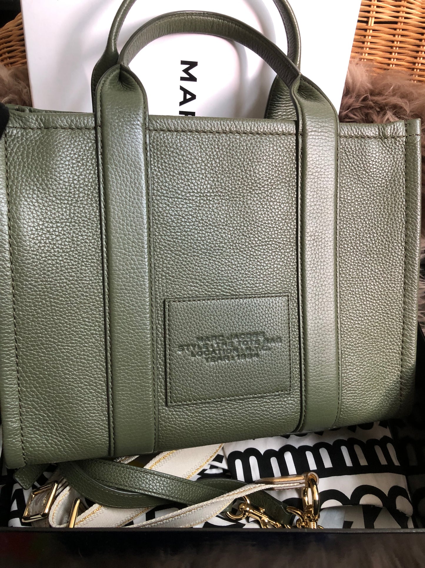 Preloved Marc Jacobs the medium leather tote bag in Green