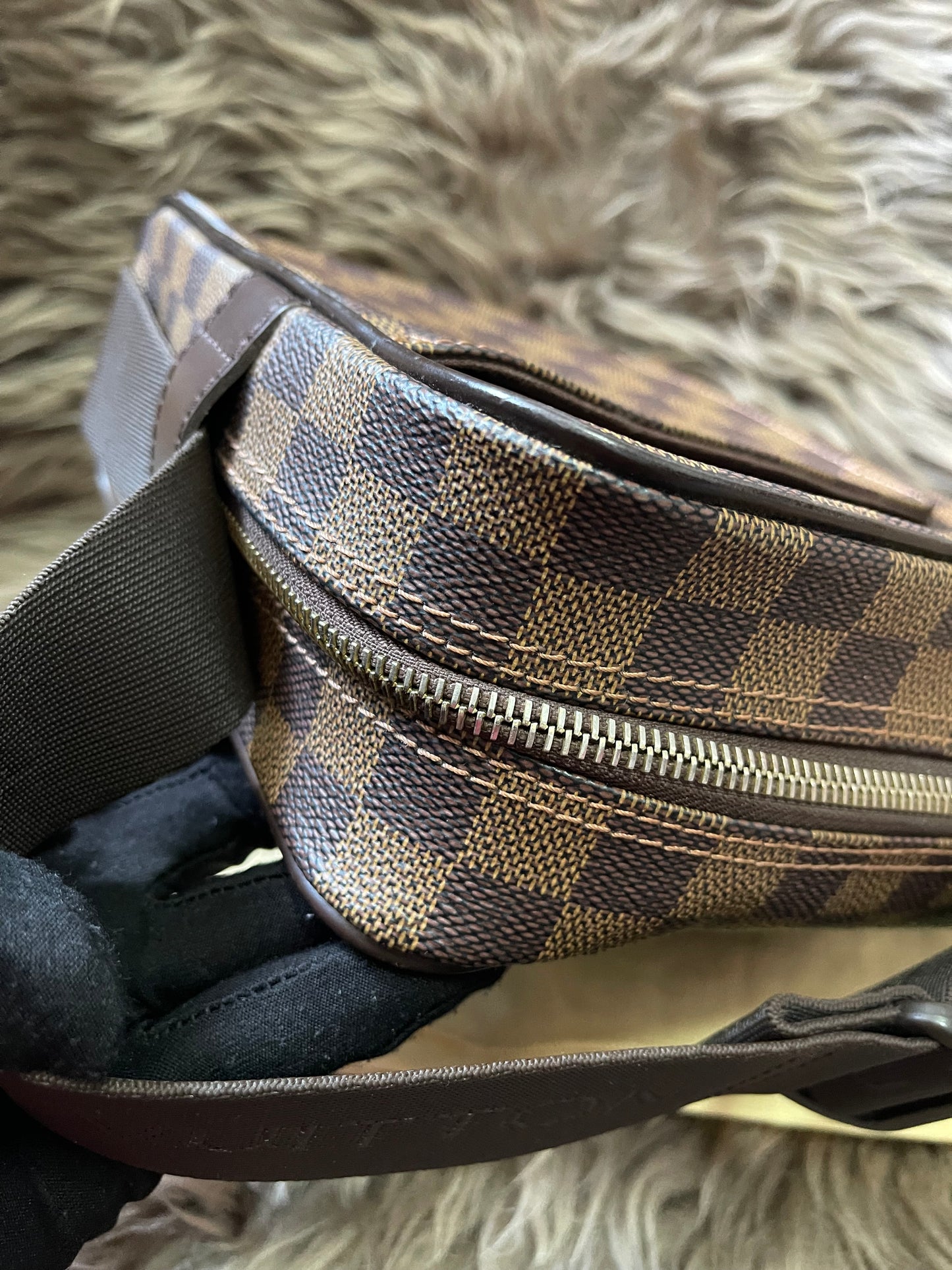 BIG DROP!! Preloved Louis Vuitton 2004 Olav PM shoulder bag