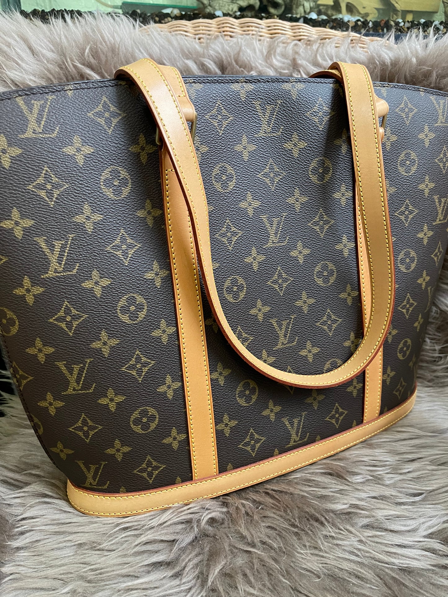 🔥 Big Drop Alert + Extra Discount! 🔥 Preloved Louis Vuitton 2006 Babylone tote bag