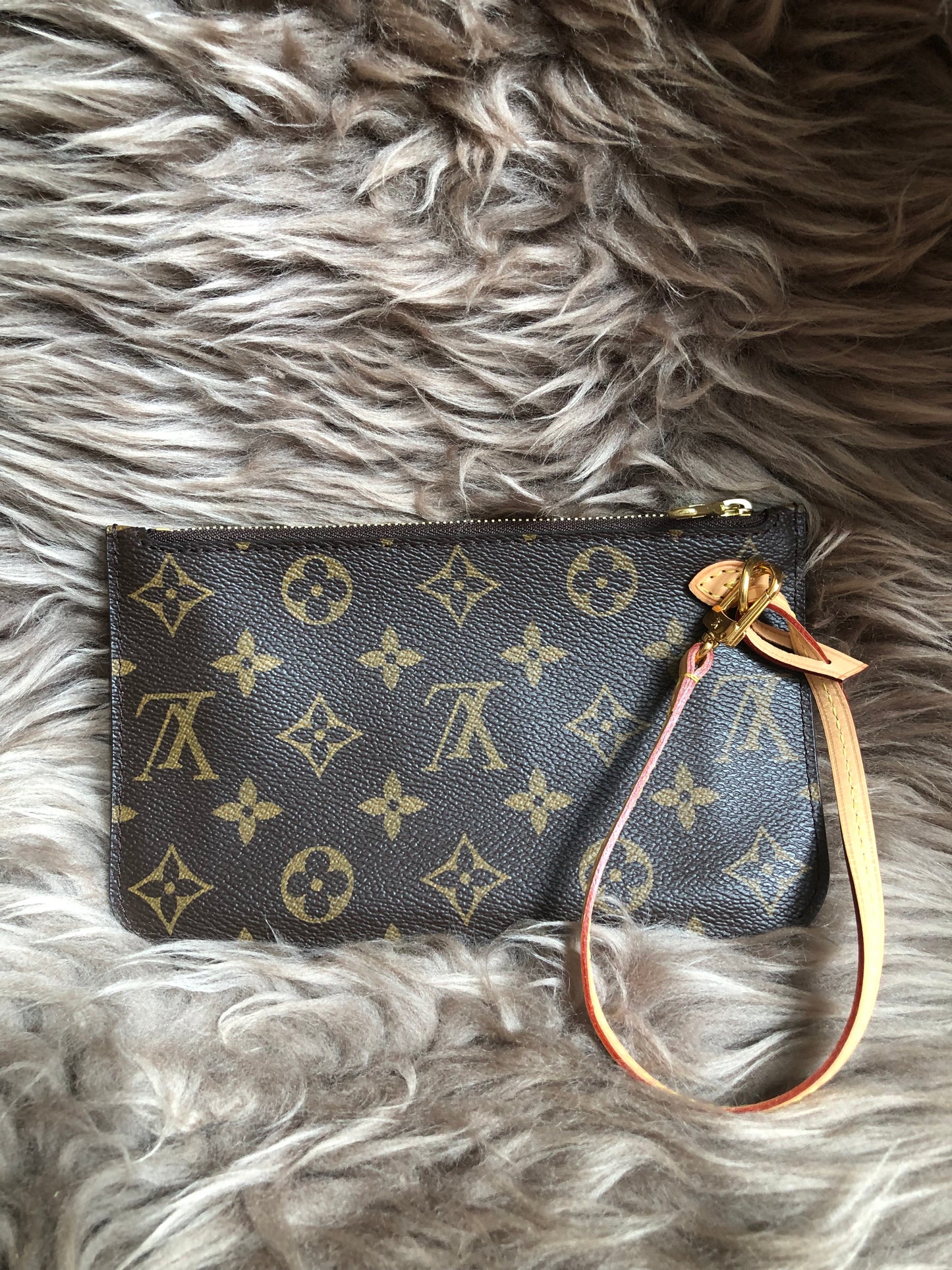 Preloved Louis Vuitton Monogram Neverfull Pouch