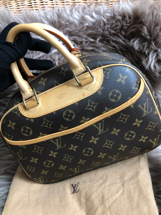 Preloved LOUIS VUITTON Monogram Trouville
