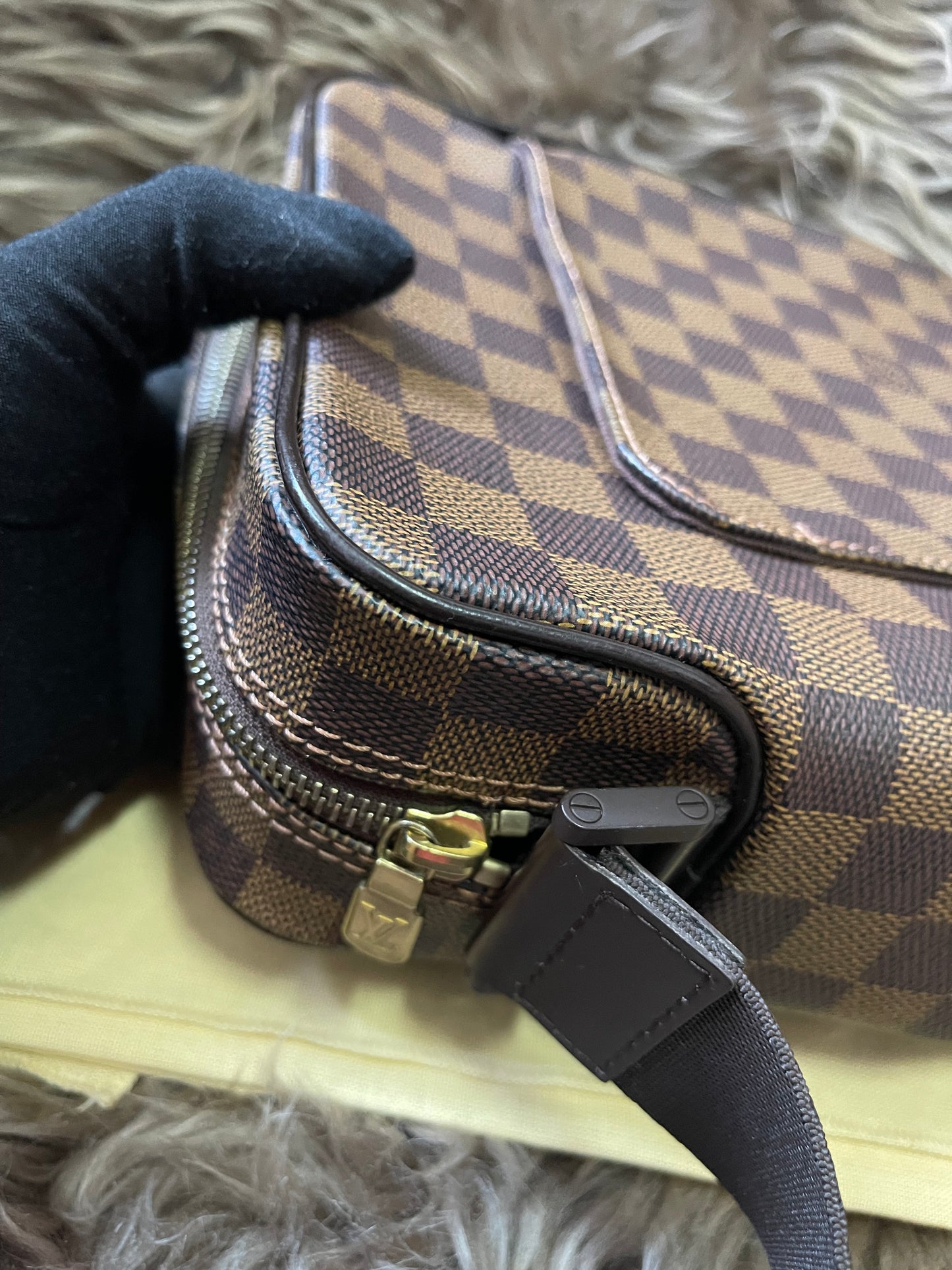 BIG DROP!! Preloved Louis Vuitton 2004 Olav PM shoulder bag