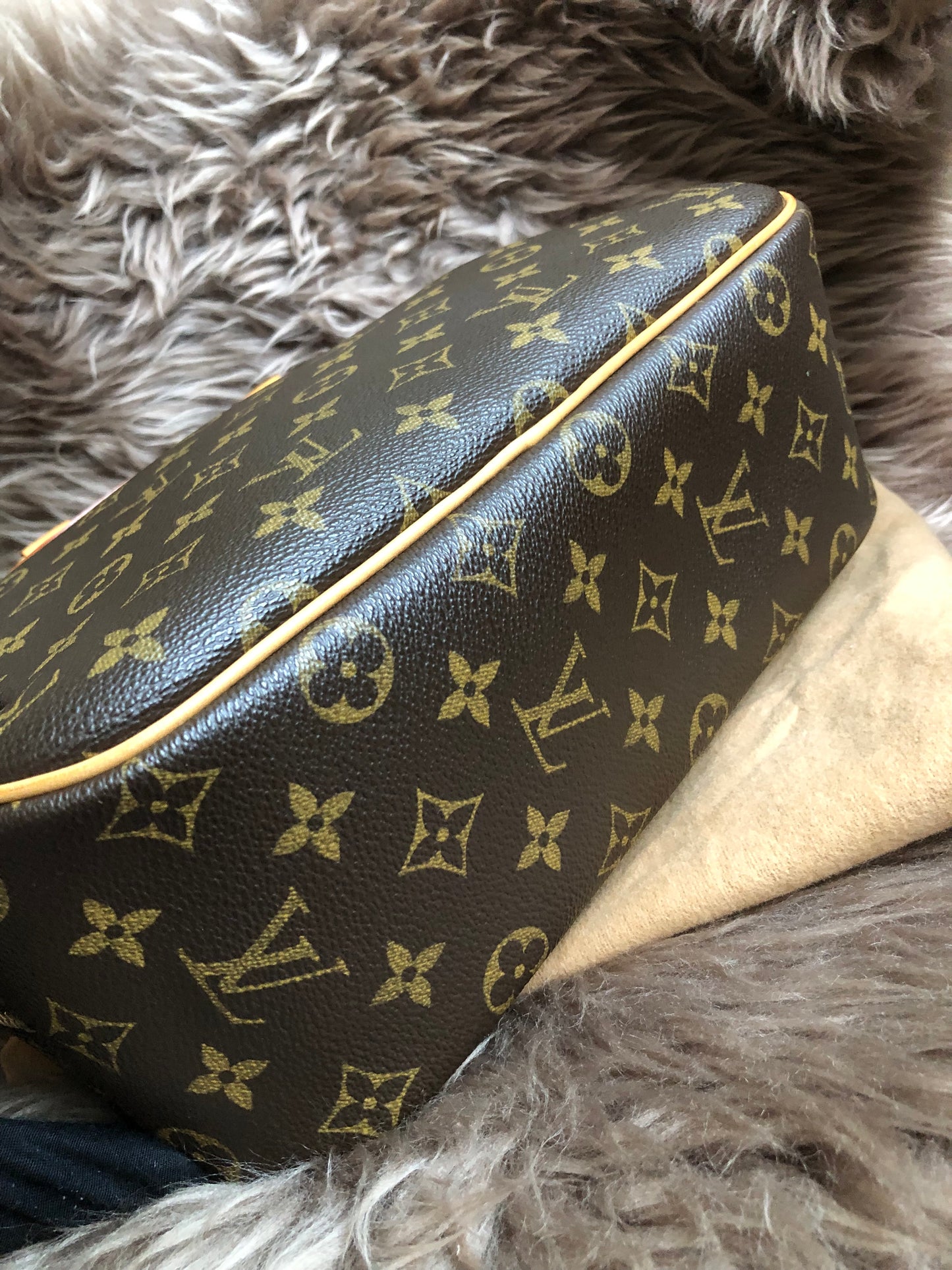 Preloved LOUIS VUITTON Monogram Trouville