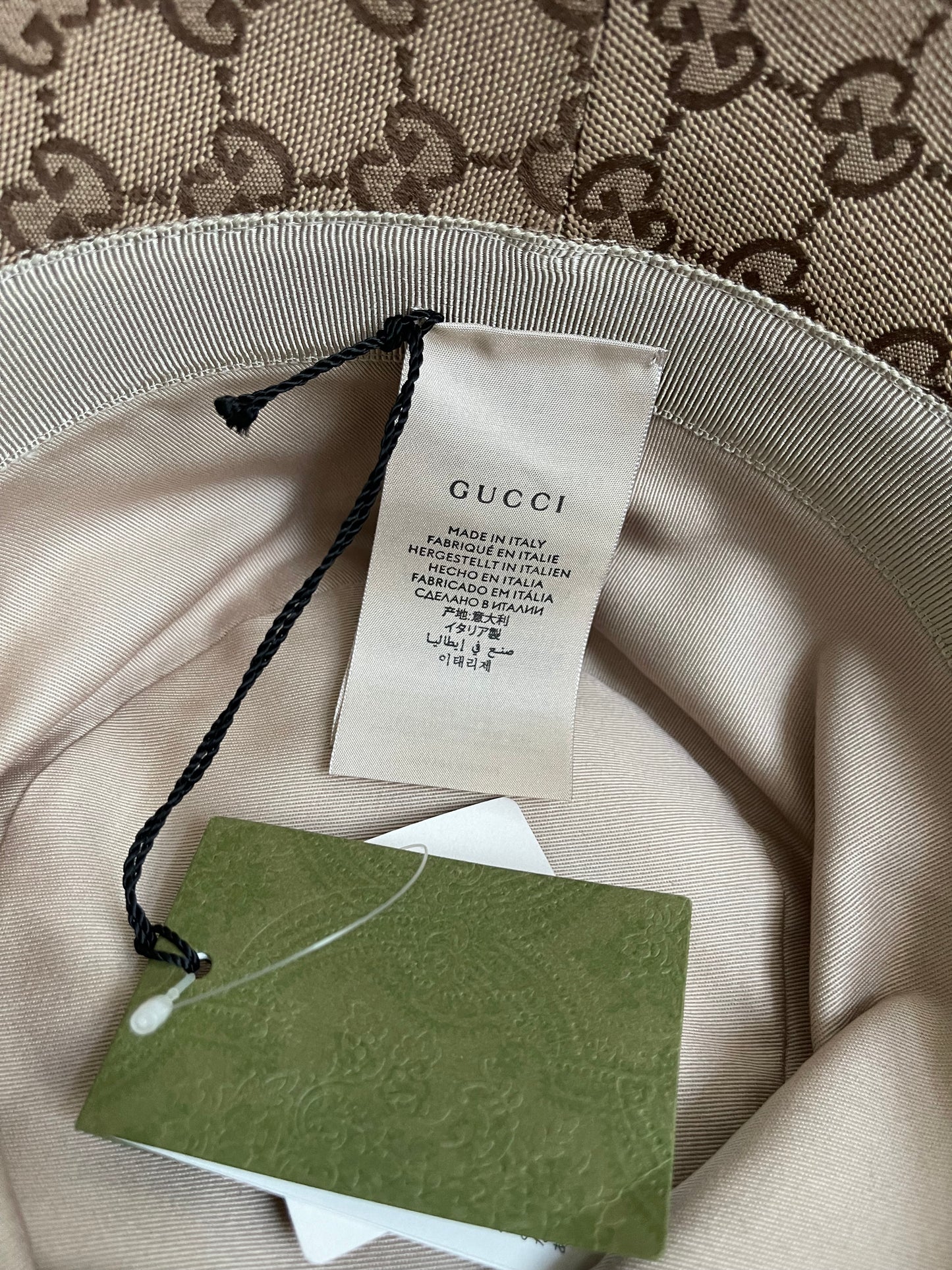 UNUSED GUCCI GG CANVAS BUCKET HAT