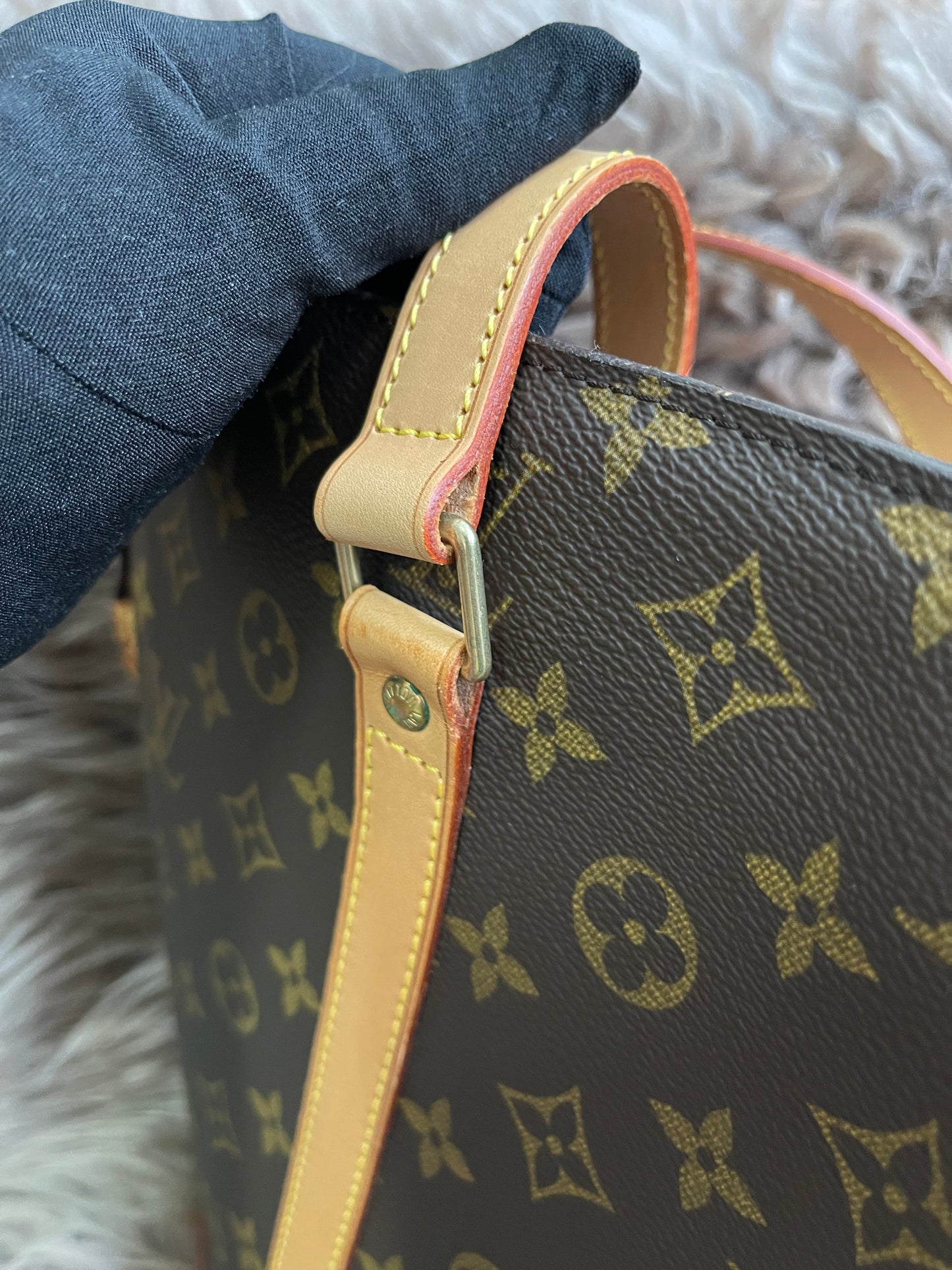 🔥 Big Drop Alert + Extra Discount! 🔥 Preloved Louis Vuitton 2006 Babylone tote bag