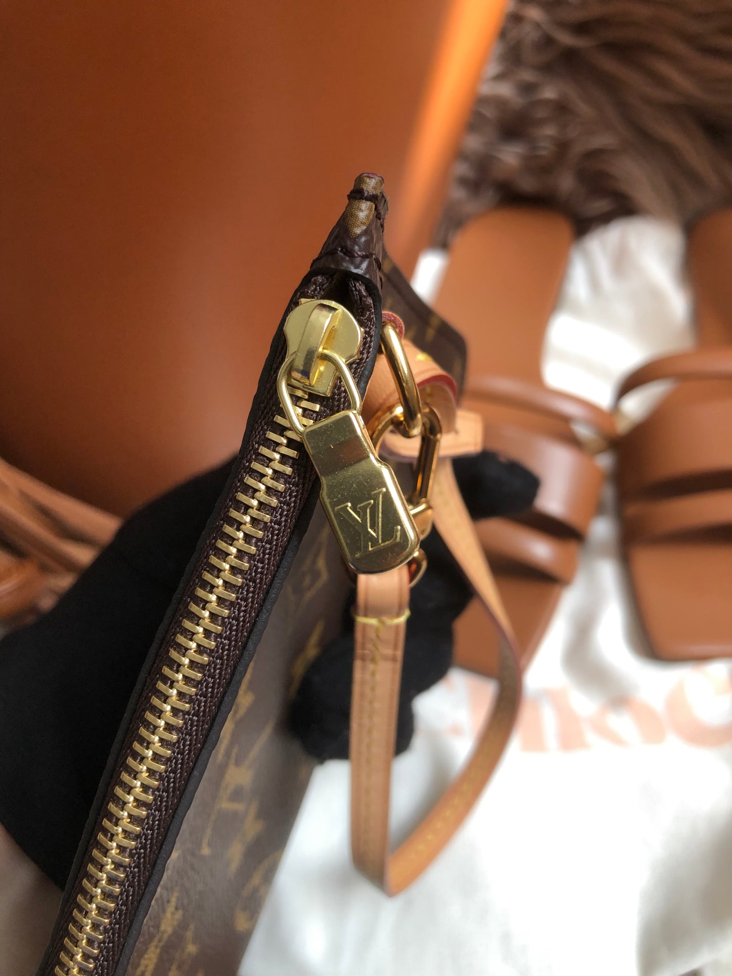 Preloved Louis Vuitton Monogram Neverfull Pouch