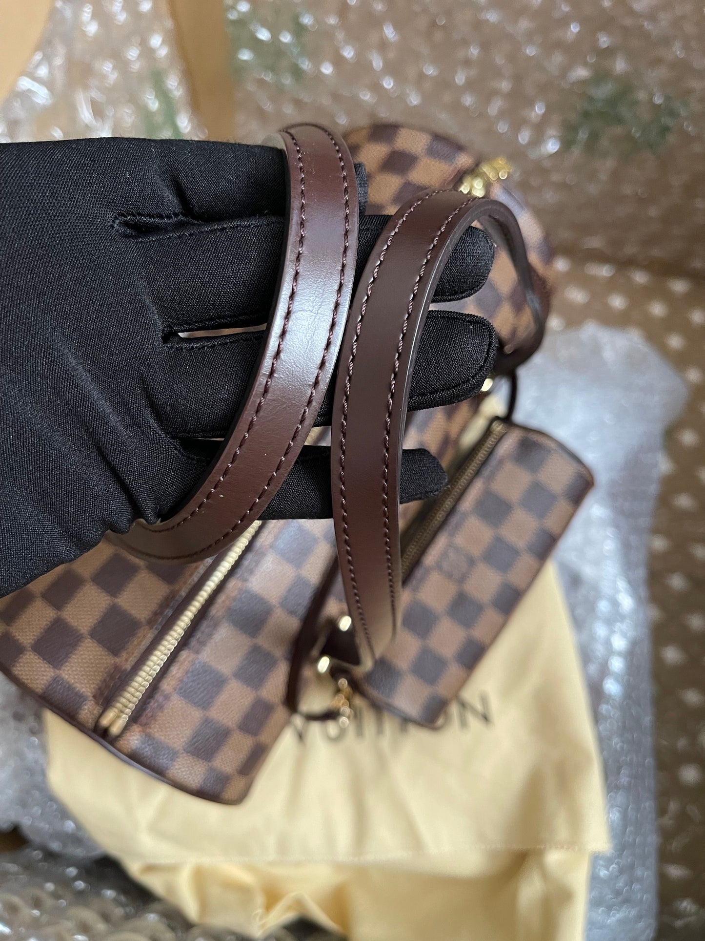 Prelove Louis Vuitton Pre-Owned
1990-2000s Papillon 30 w/provided strap