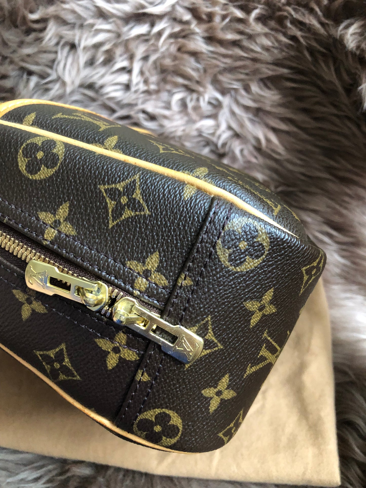Preloved LOUIS VUITTON Monogram Trouville