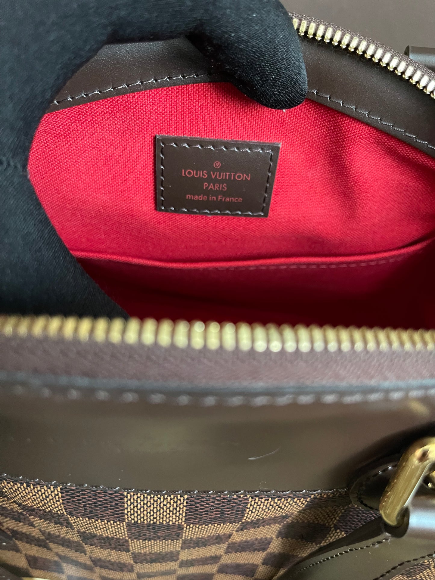 Preloved Louis Vuitton Pre-Owned
2012 Verona PM shoulder bag w/provided strap