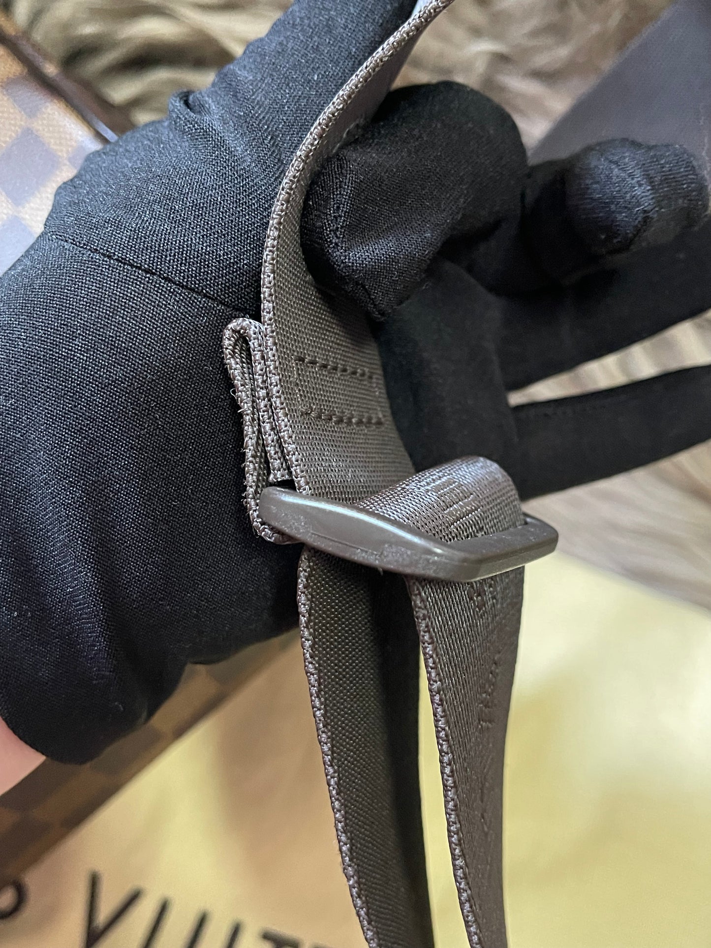 BIG DROP!! Preloved Louis Vuitton 2004 Olav PM shoulder bag