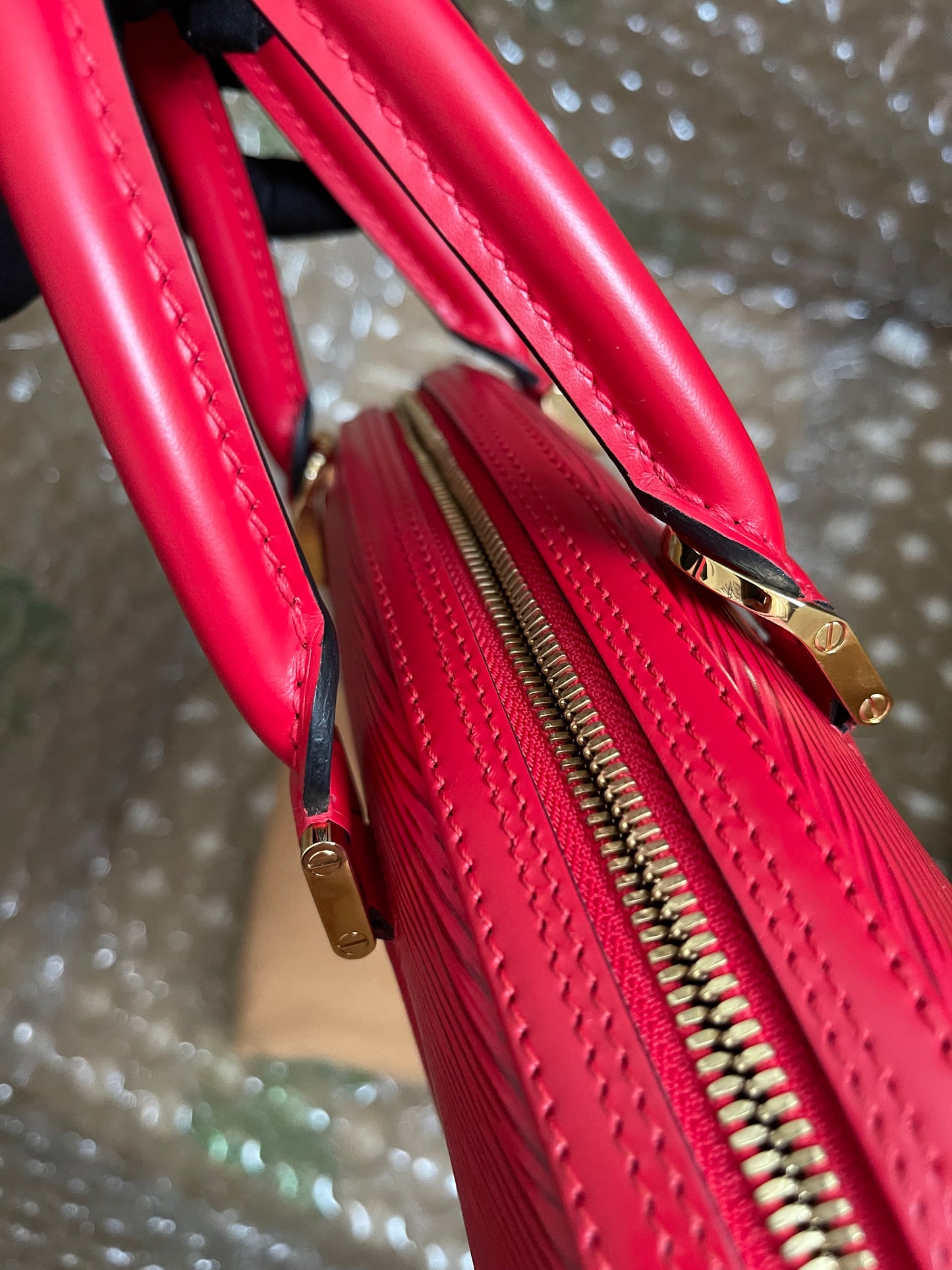 Preloved Louis Vuitton Red Epi Jasmin Handbag w/provided strap