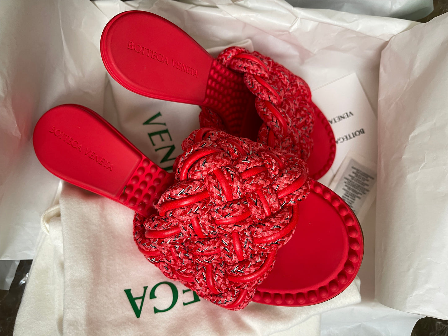 Preloved Bottega Veneta
Dot Mule Sandals in Rope & Nappa Size 38