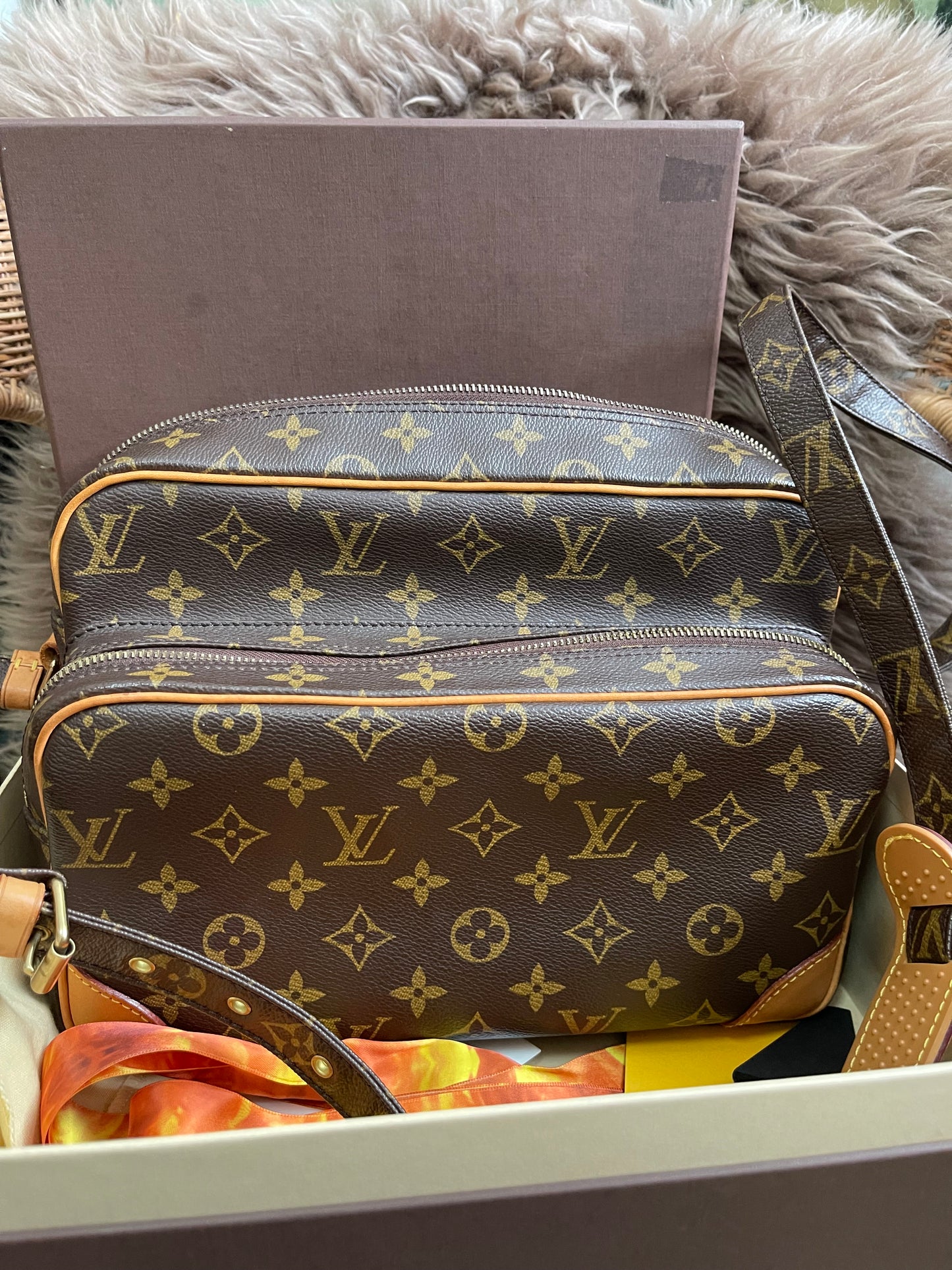 Preloved Louis Vuitton 2005 Nil messenger bag