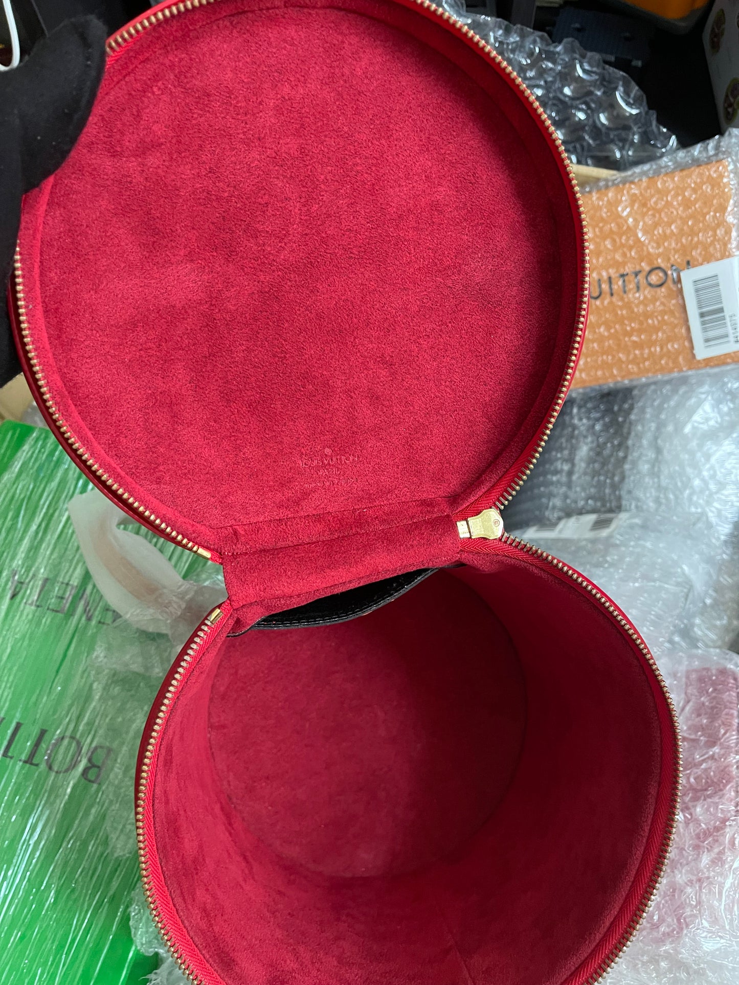Preloved Louis Vuitton Red Epi Leather Cannes w/provided strap