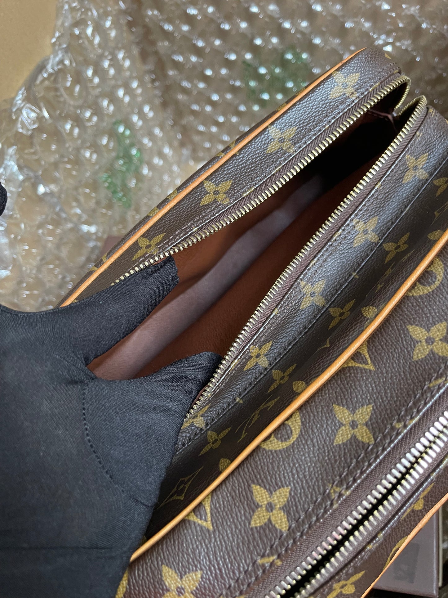 Preloved Louis Vuitton 2005 Nil messenger bag