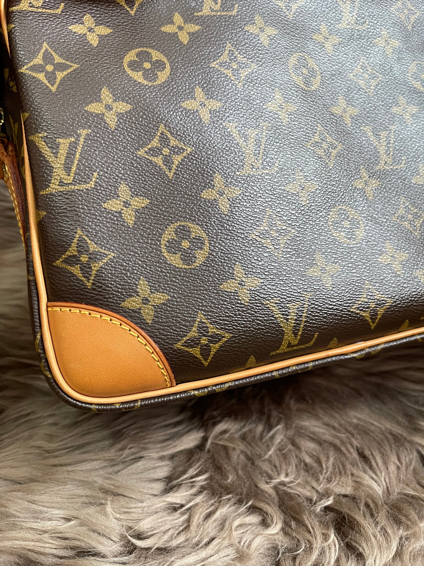 Preloved Louis Vuitton 2005 Nil messenger bag