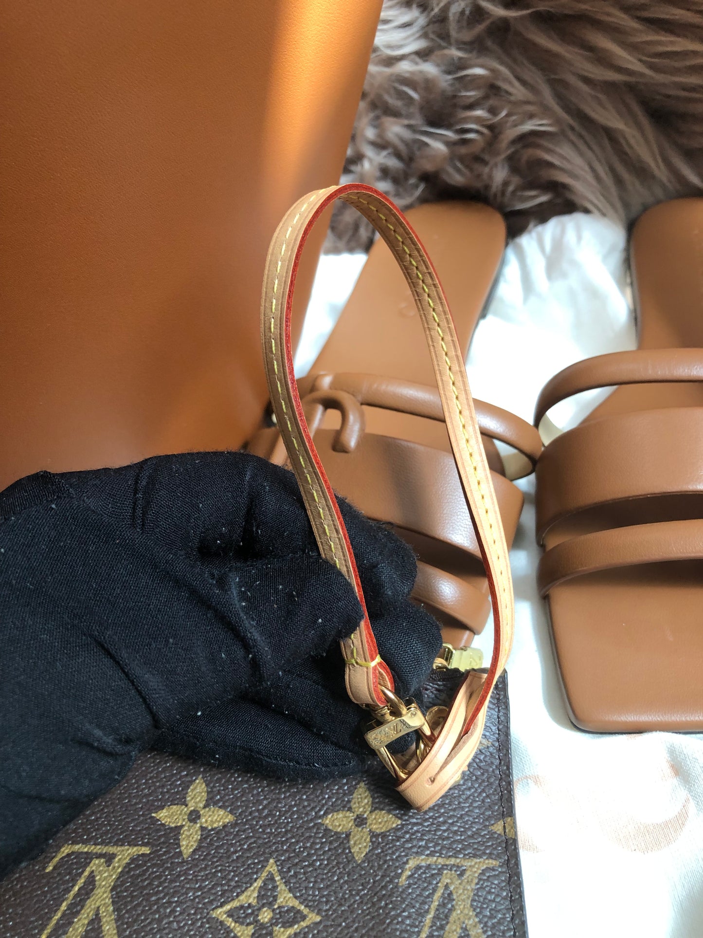 Preloved Louis Vuitton Monogram Neverfull Pouch