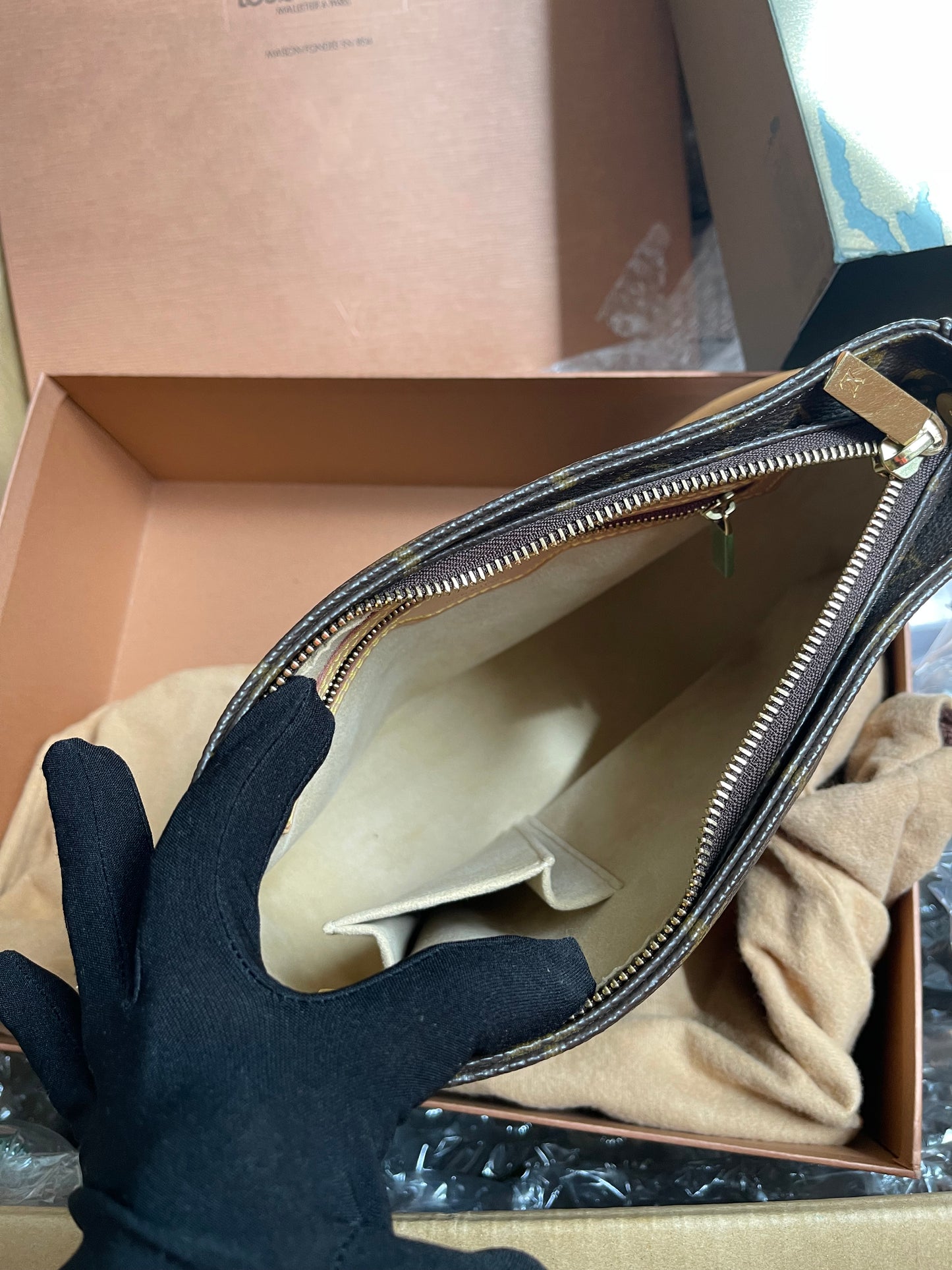 Preloved Louis Vuitton Mini looping