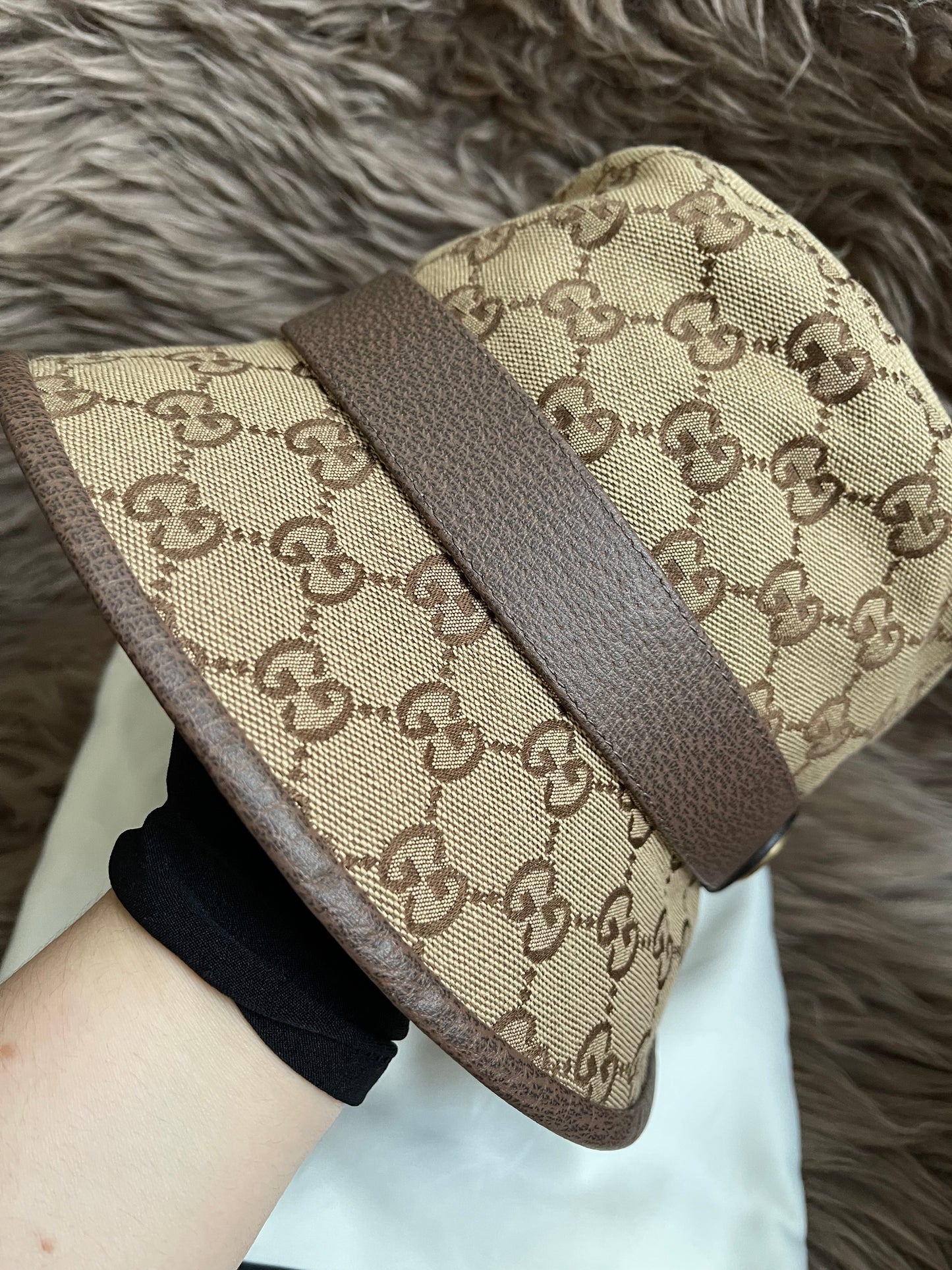 UNUSED GUCCI GG CANVAS BUCKET HAT