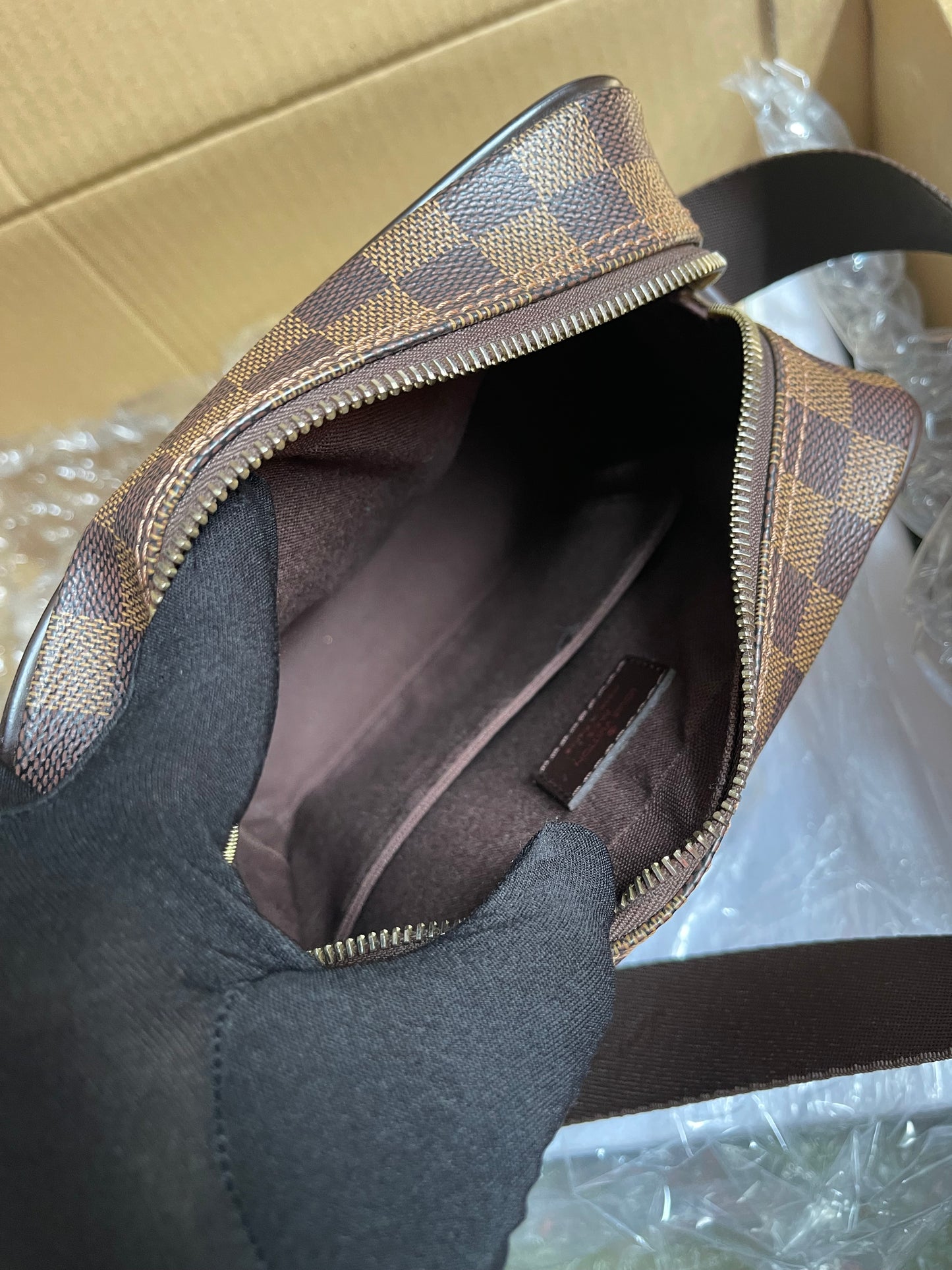 BIG DROP!! Preloved Louis Vuitton 2004 Olav PM shoulder bag