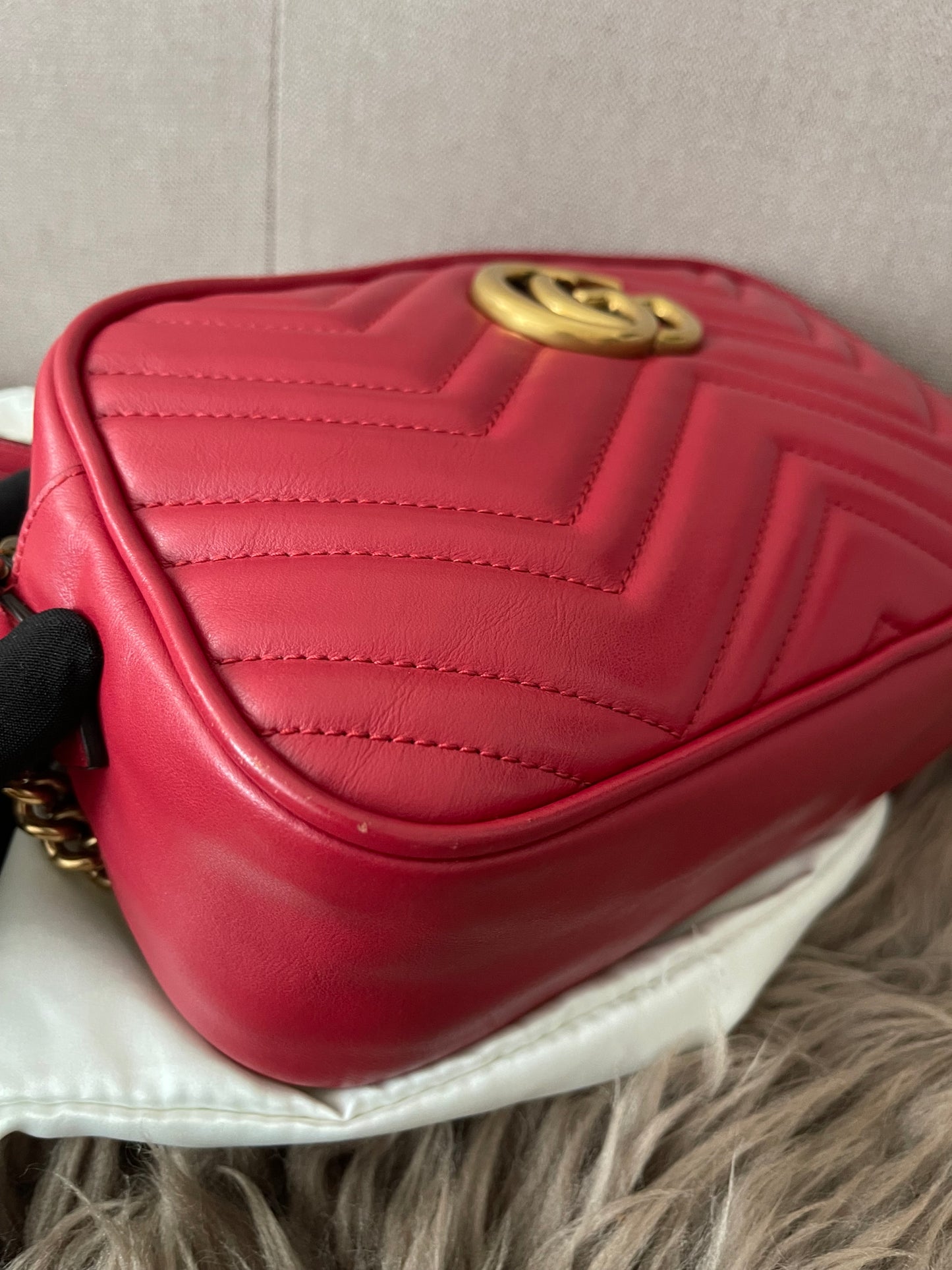 Preloved Authentic Gucci GG Marmont Camera Bag