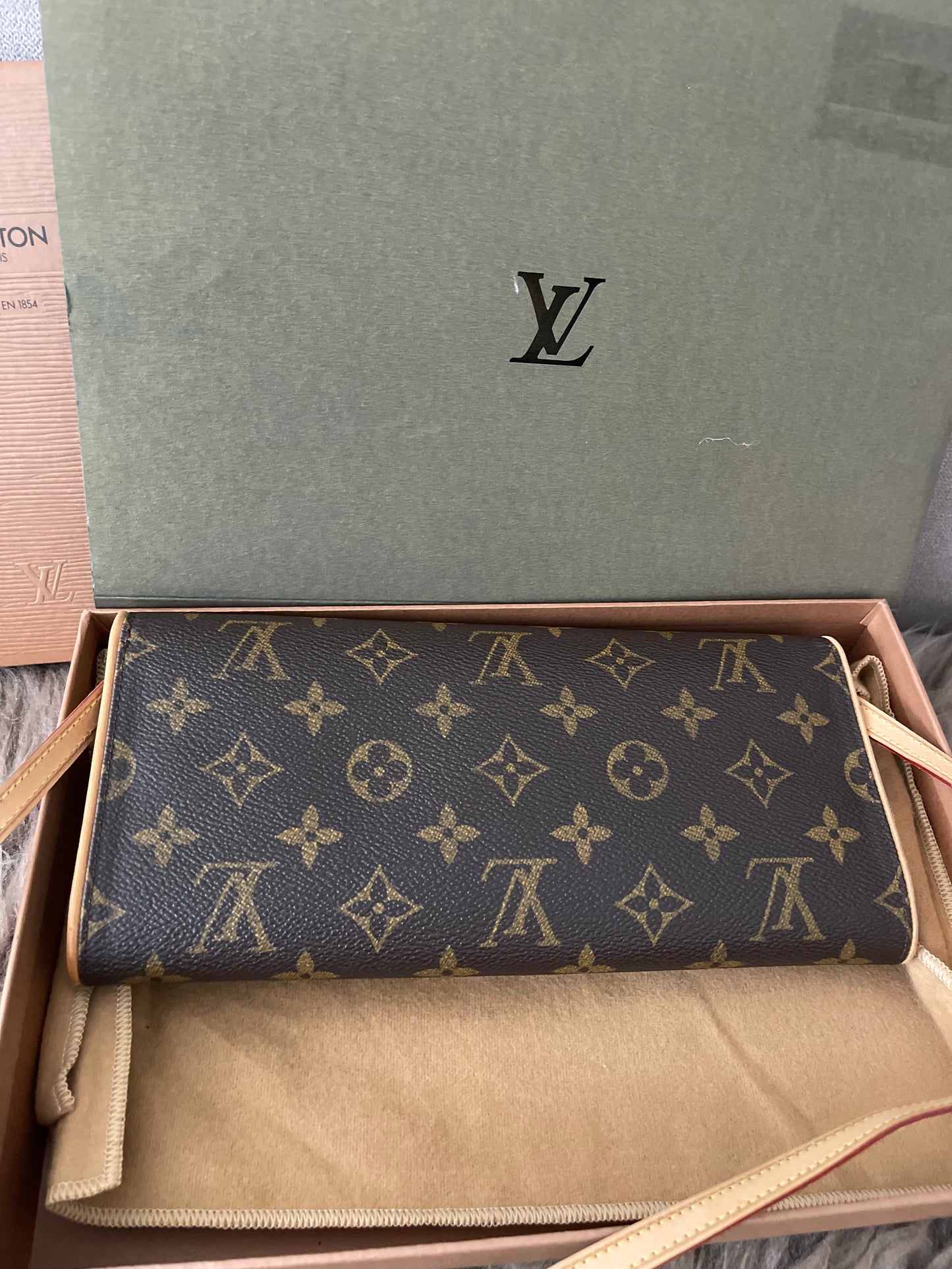 Preloved Authentic Louis Vuitton Monogram Pochette Twin PM cross body bag