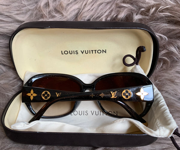 Louis Vuitton Obsession GM Sunglasses – Current Closeth - UAE display picture 1