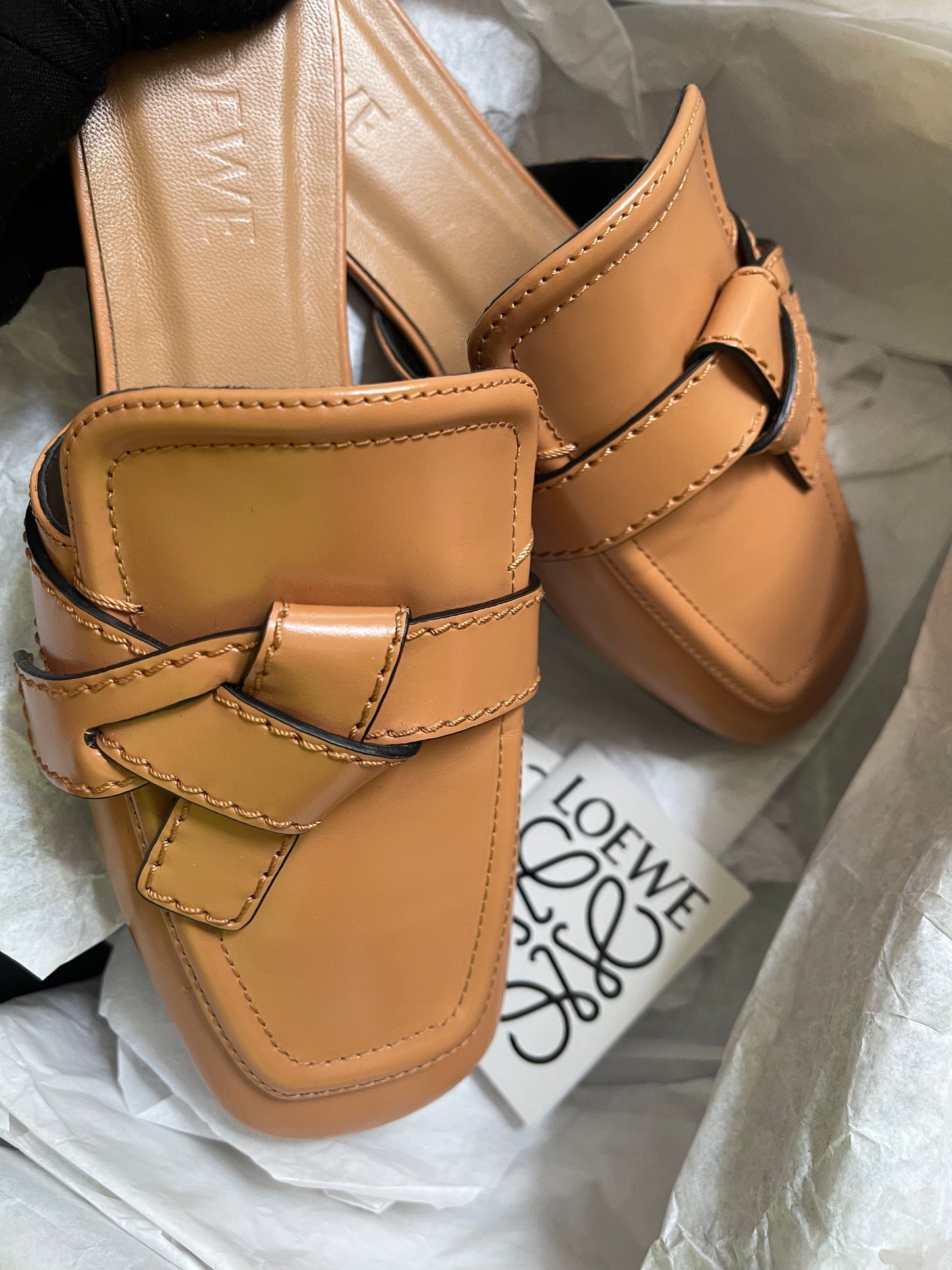 Loewe mule