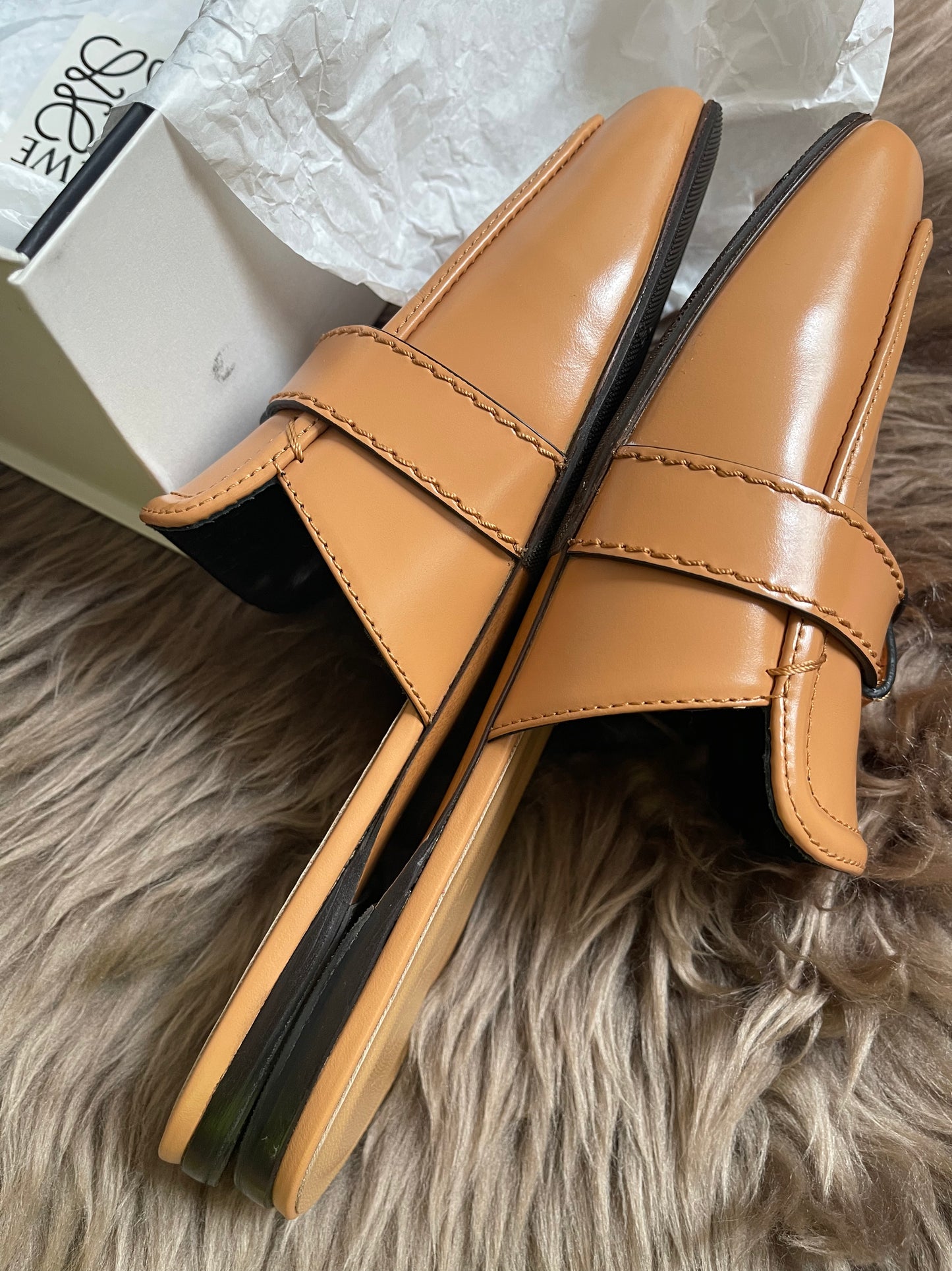 Loewe mule