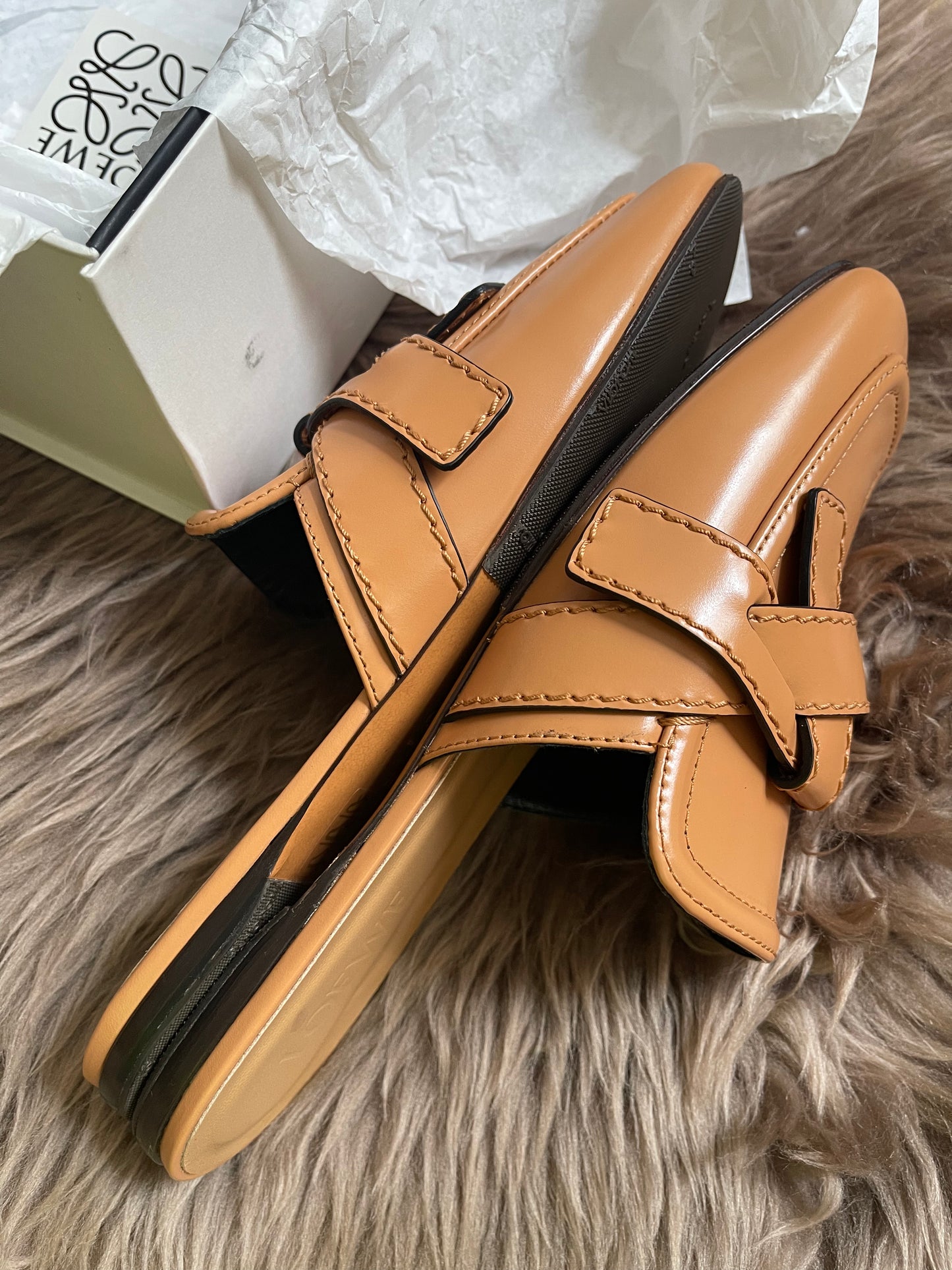 Loewe mule