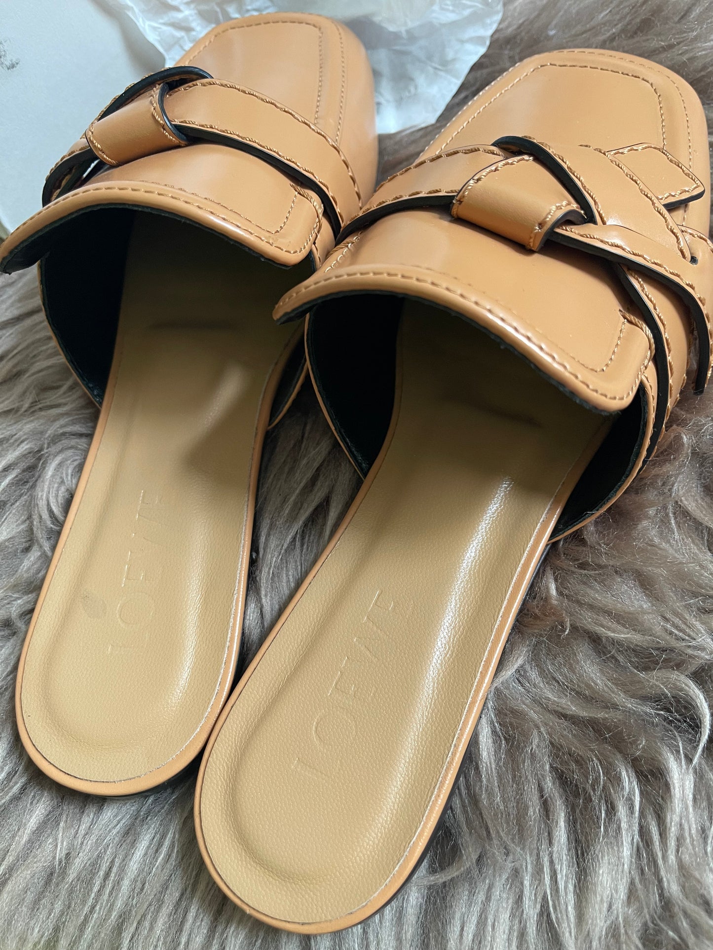 Loewe mule