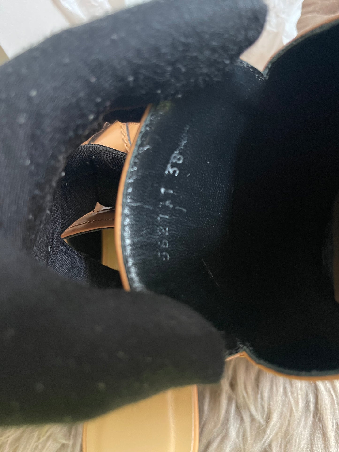 Loewe mule