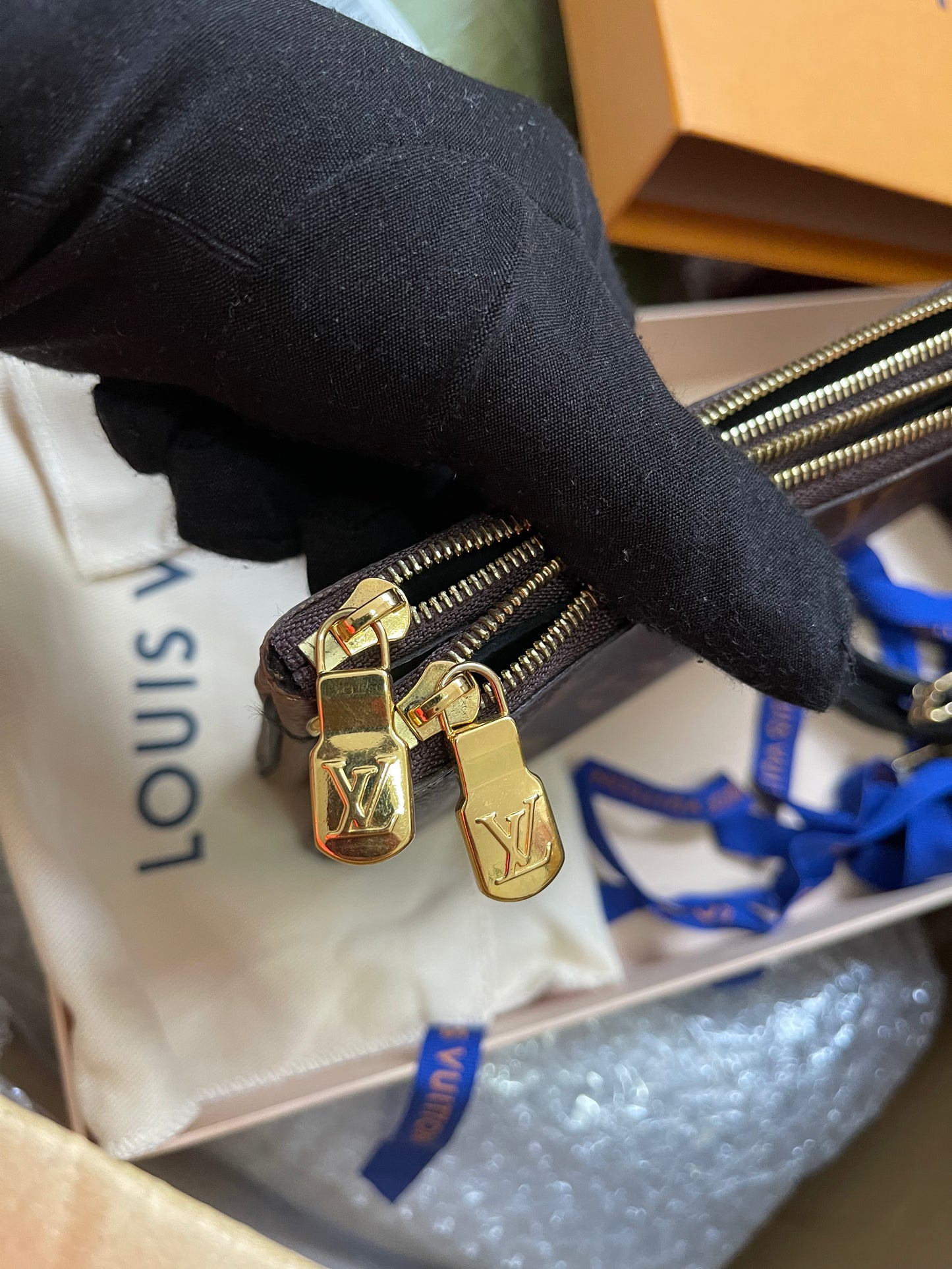 Preloved Louis Vuitton Monogram Giant Reverse Pochette Double Zip Crossbody Bag