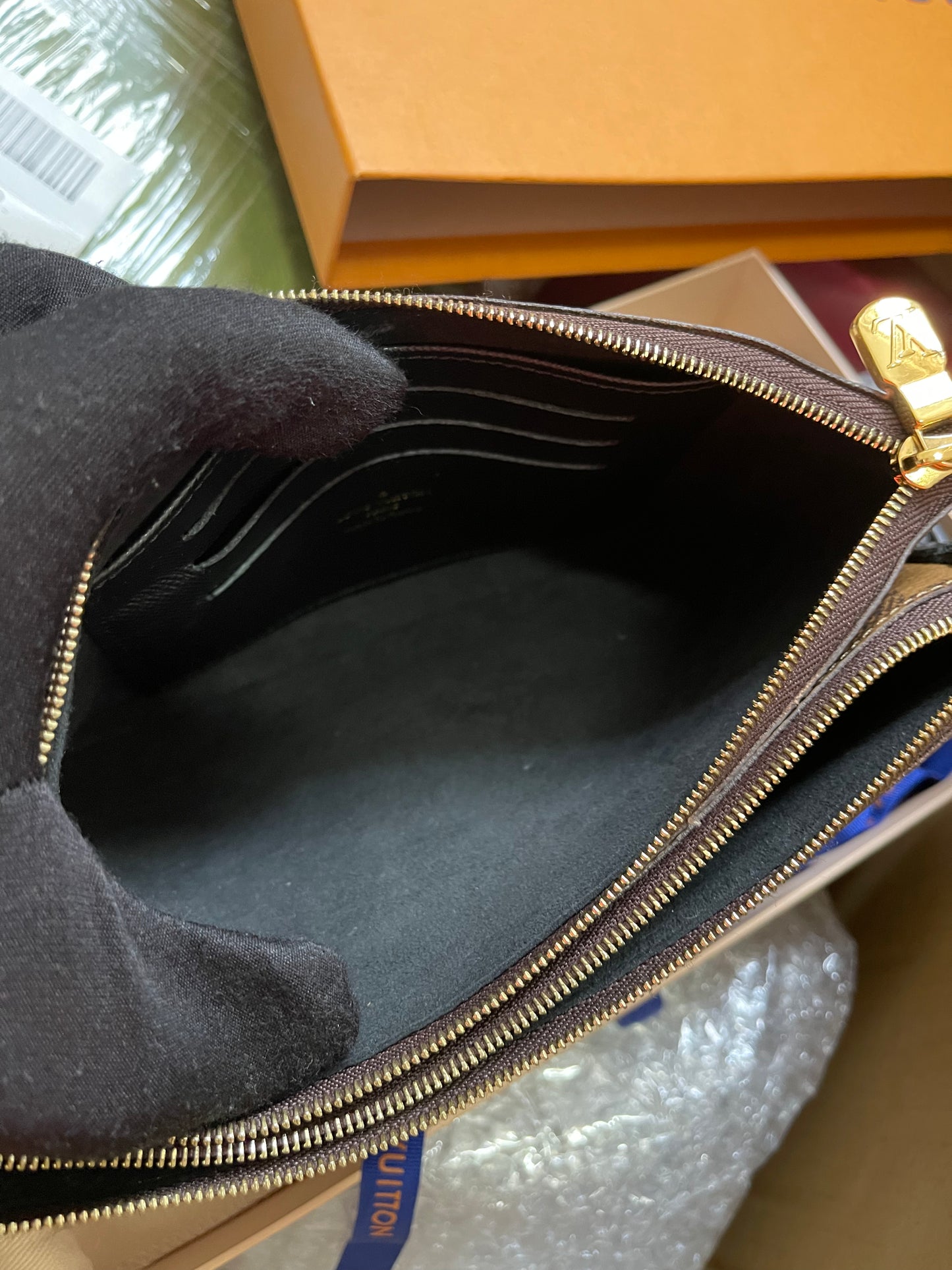 Preloved Louis Vuitton Monogram Giant Reverse Pochette Double Zip Crossbody Bag