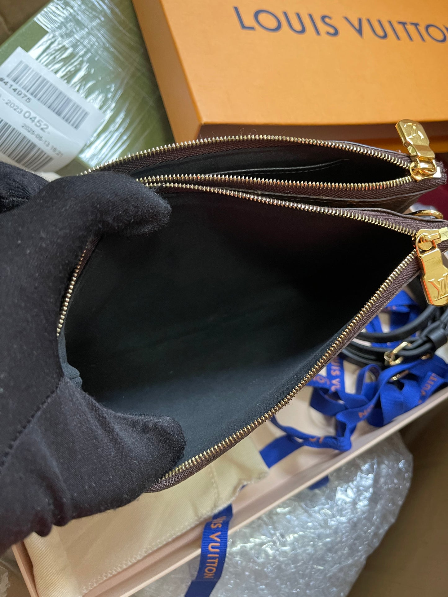 Preloved Louis Vuitton Monogram Giant Reverse Pochette Double Zip Crossbody Bag