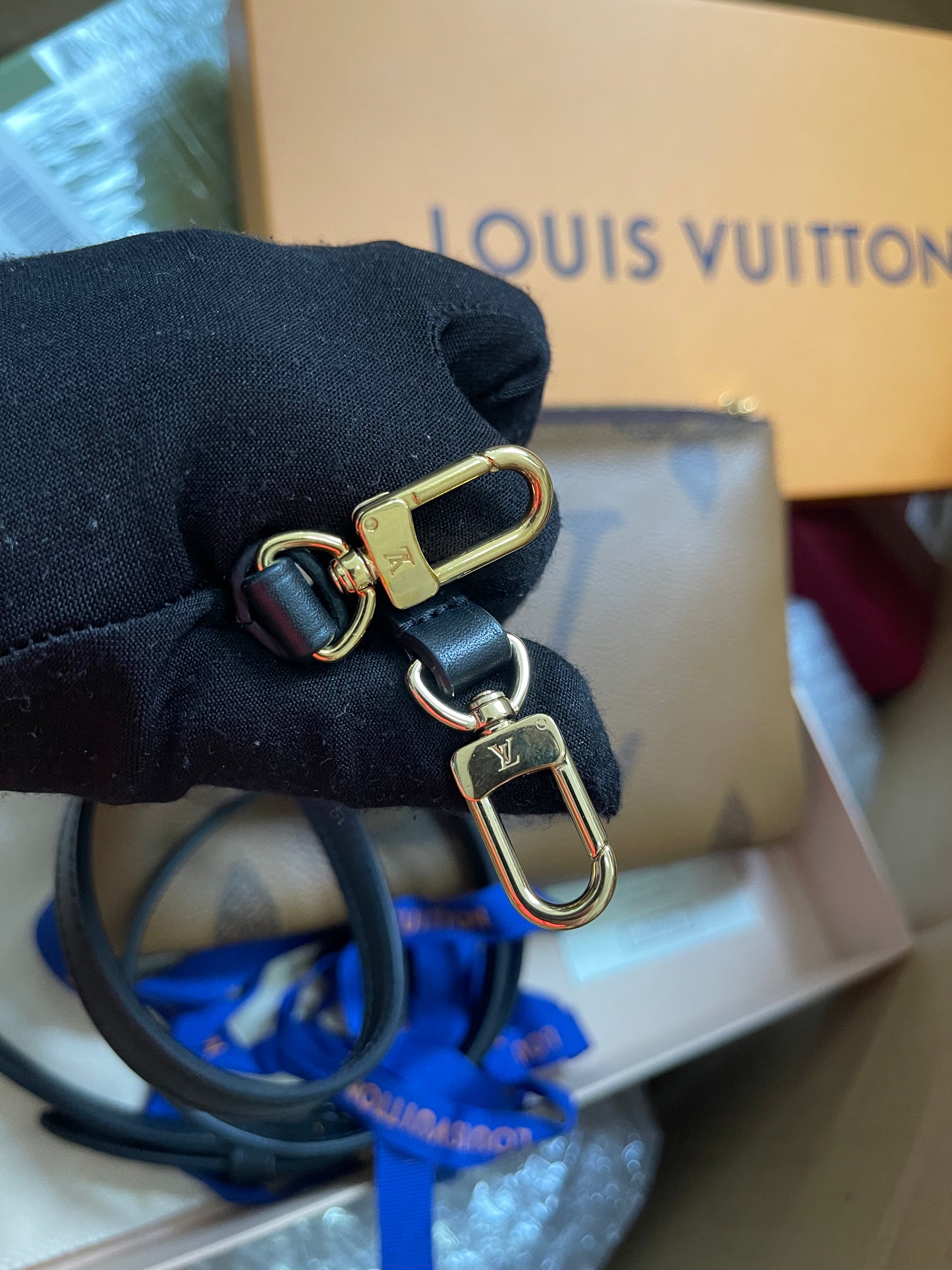 Preloved Louis Vuitton Monogram Giant Reverse Pochette Double Zip Crossbody Bag