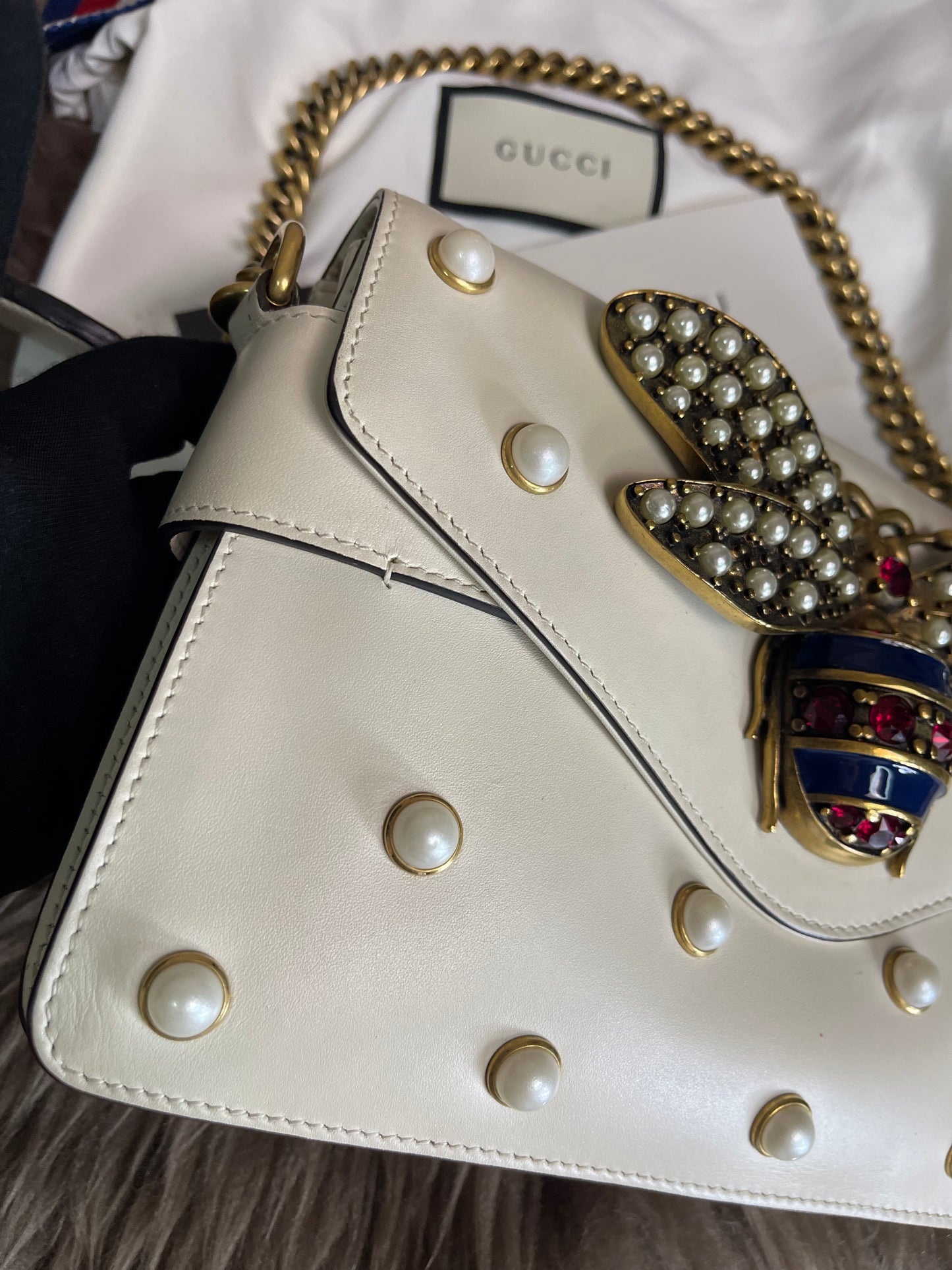 Preloved Gucci Bee Pearl Bag