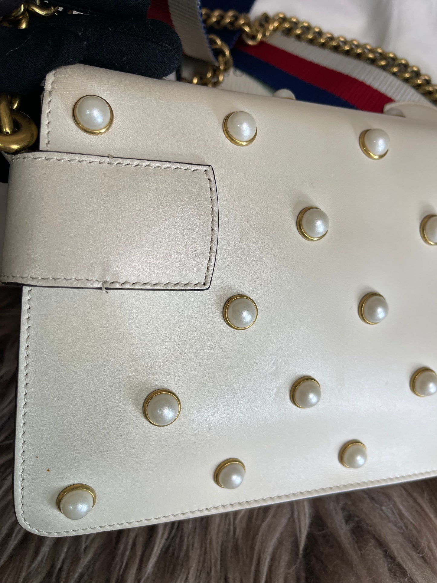 Preloved Gucci Bee Pearl Bag