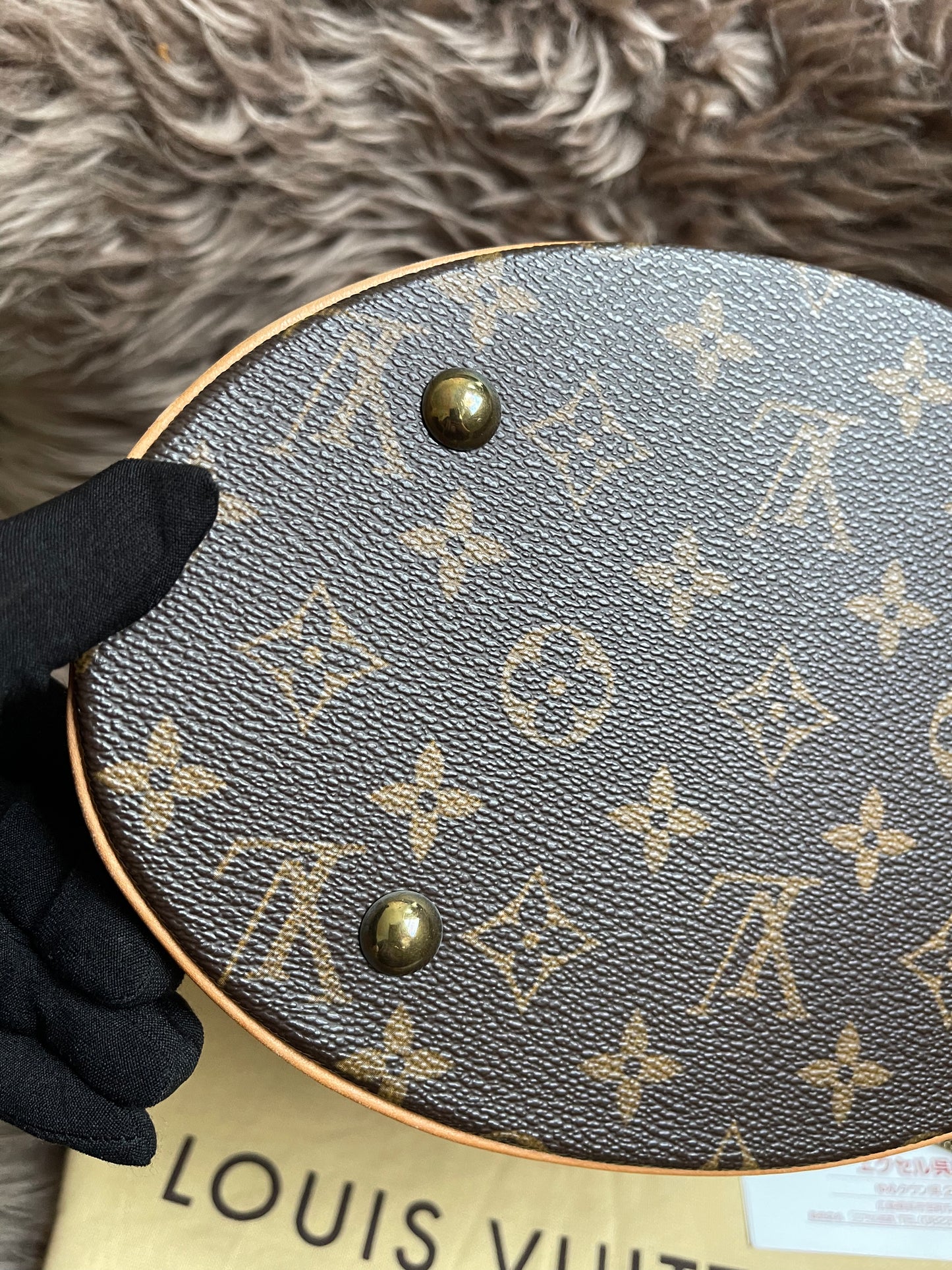 Preloved Louis Vuitton Petit Bucket Bag w/pouch