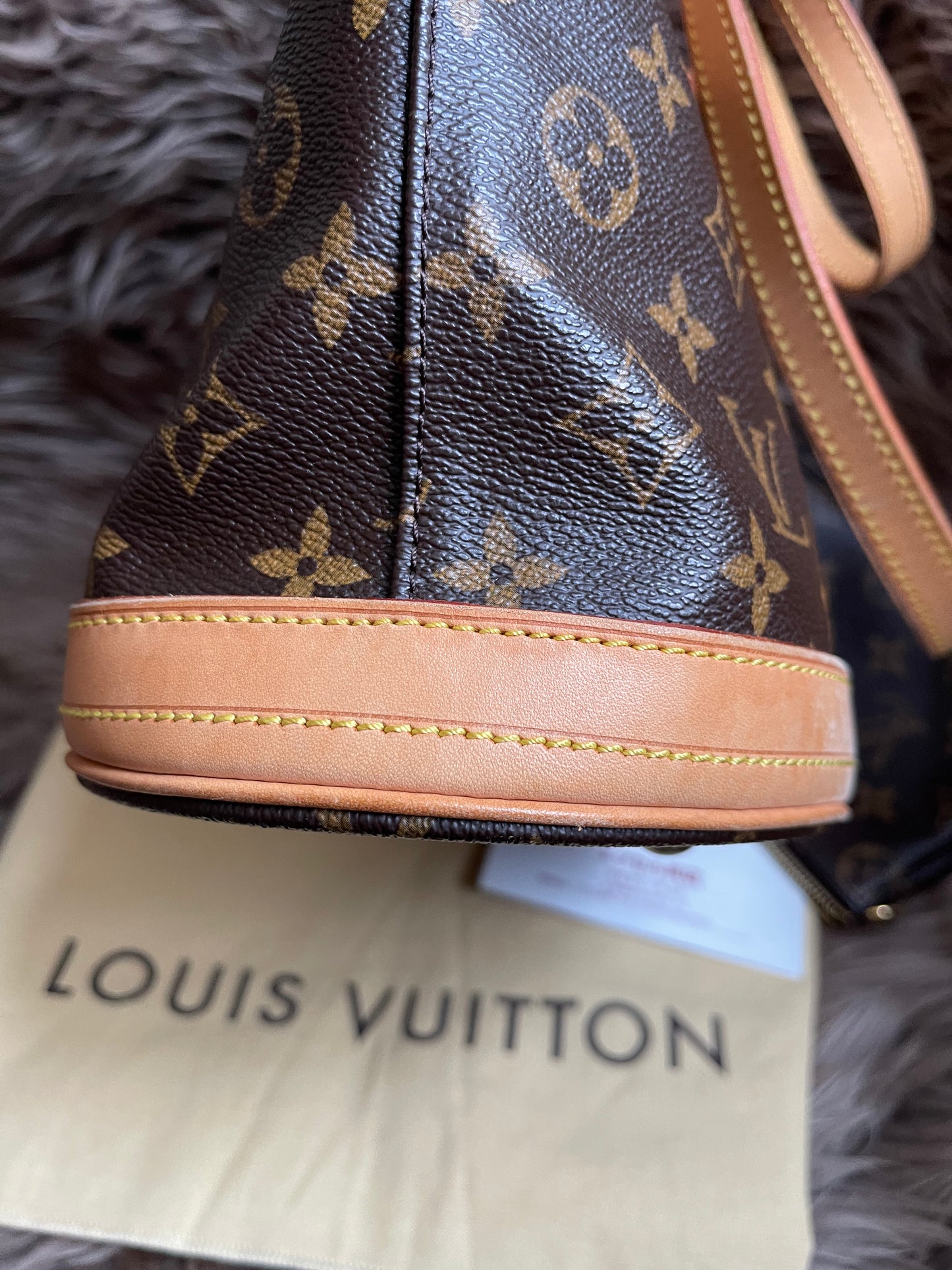 Preloved Louis Vuitton Petit Bucket Bag w/pouch